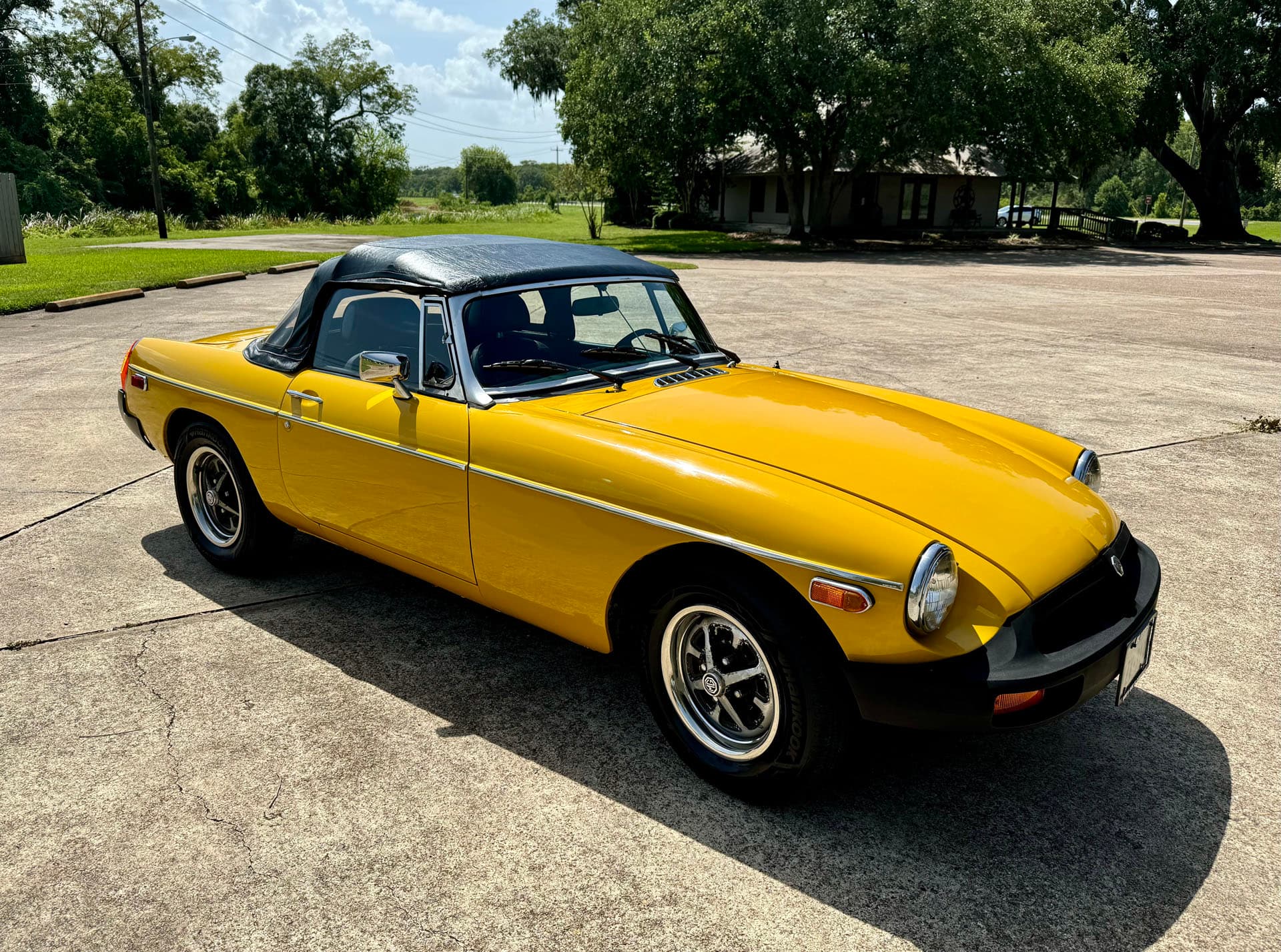 1979 MG MGB sold for $5,800