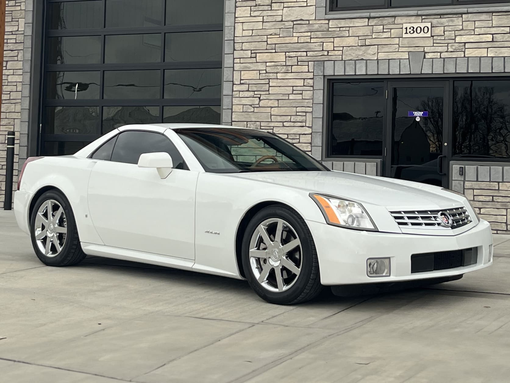 2008 Cadillac XLR sold for $24,777