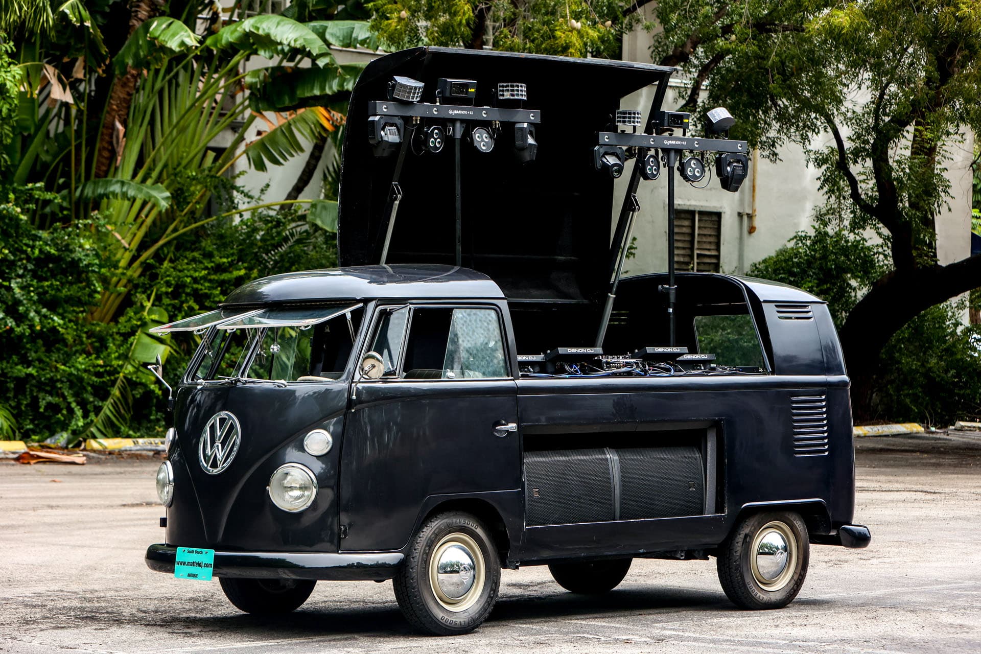 1972 Volkswagen Transporter (Van) sold for $0