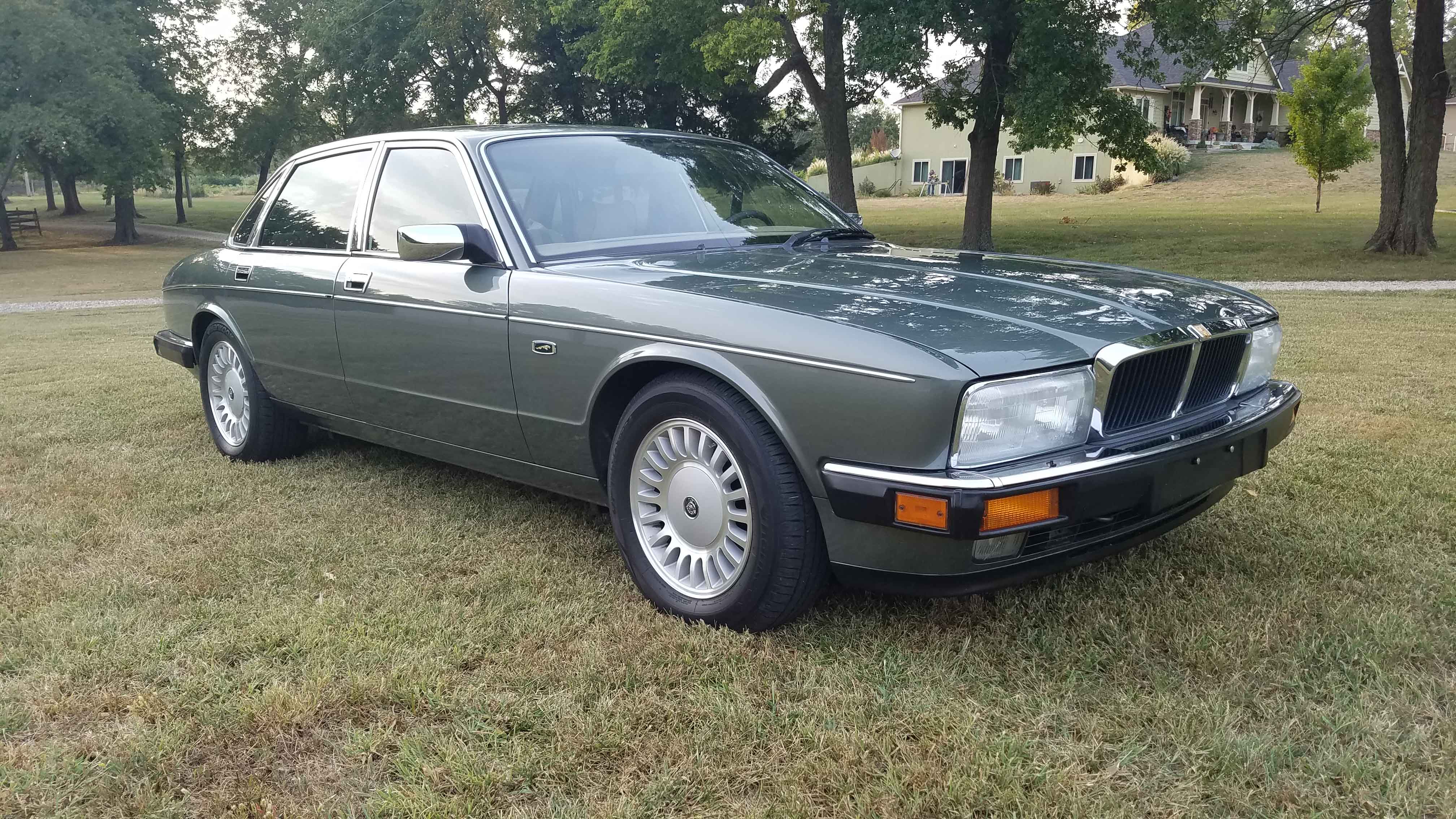 1994 Jaguar XJ12 sold for $0