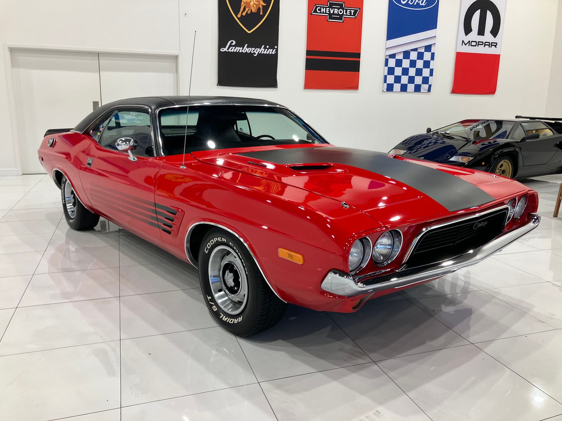 1973 Dodge Challenger sold for $28,500