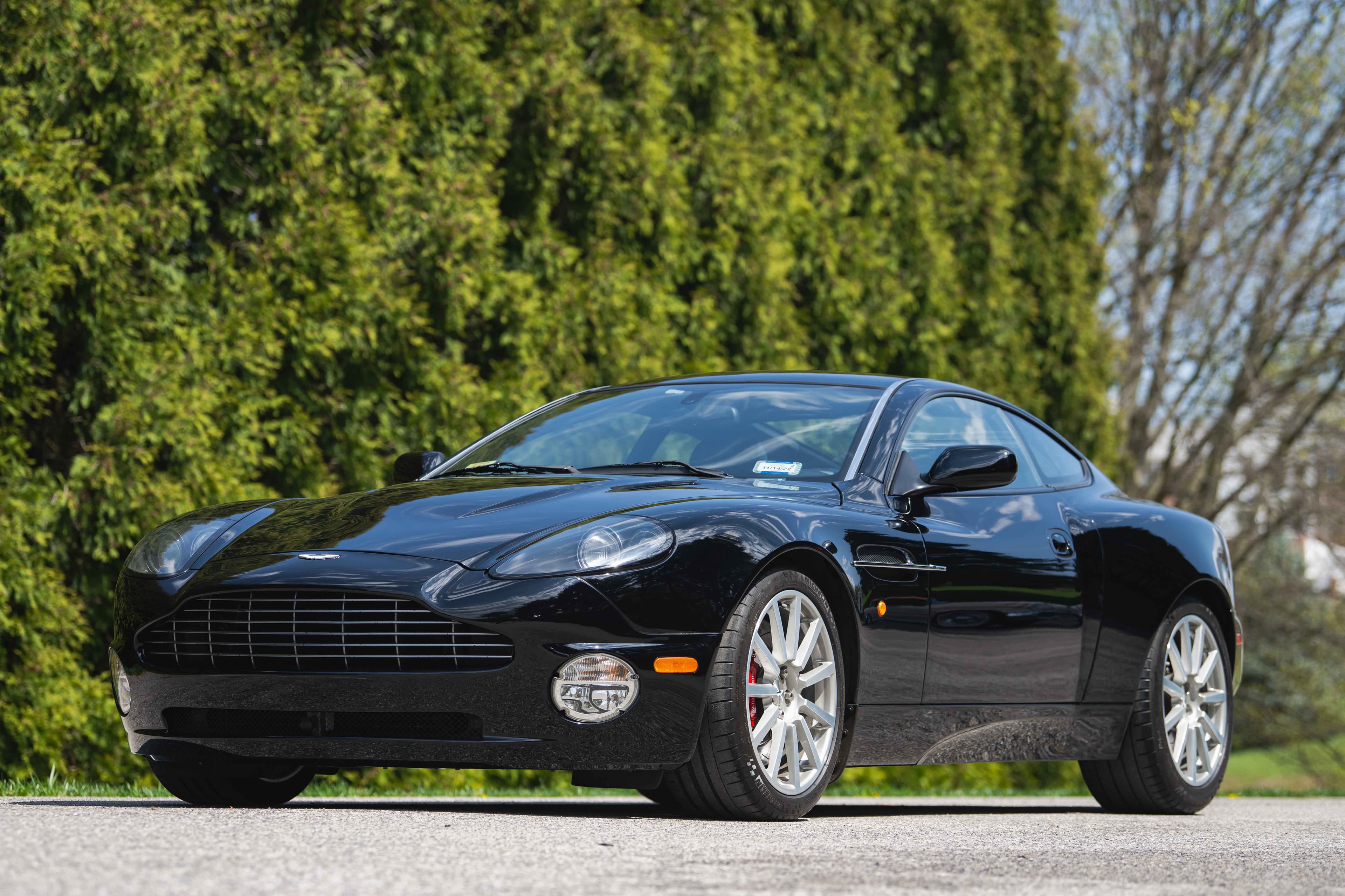 2005 Aston Martin Vanquish sold for $40,000