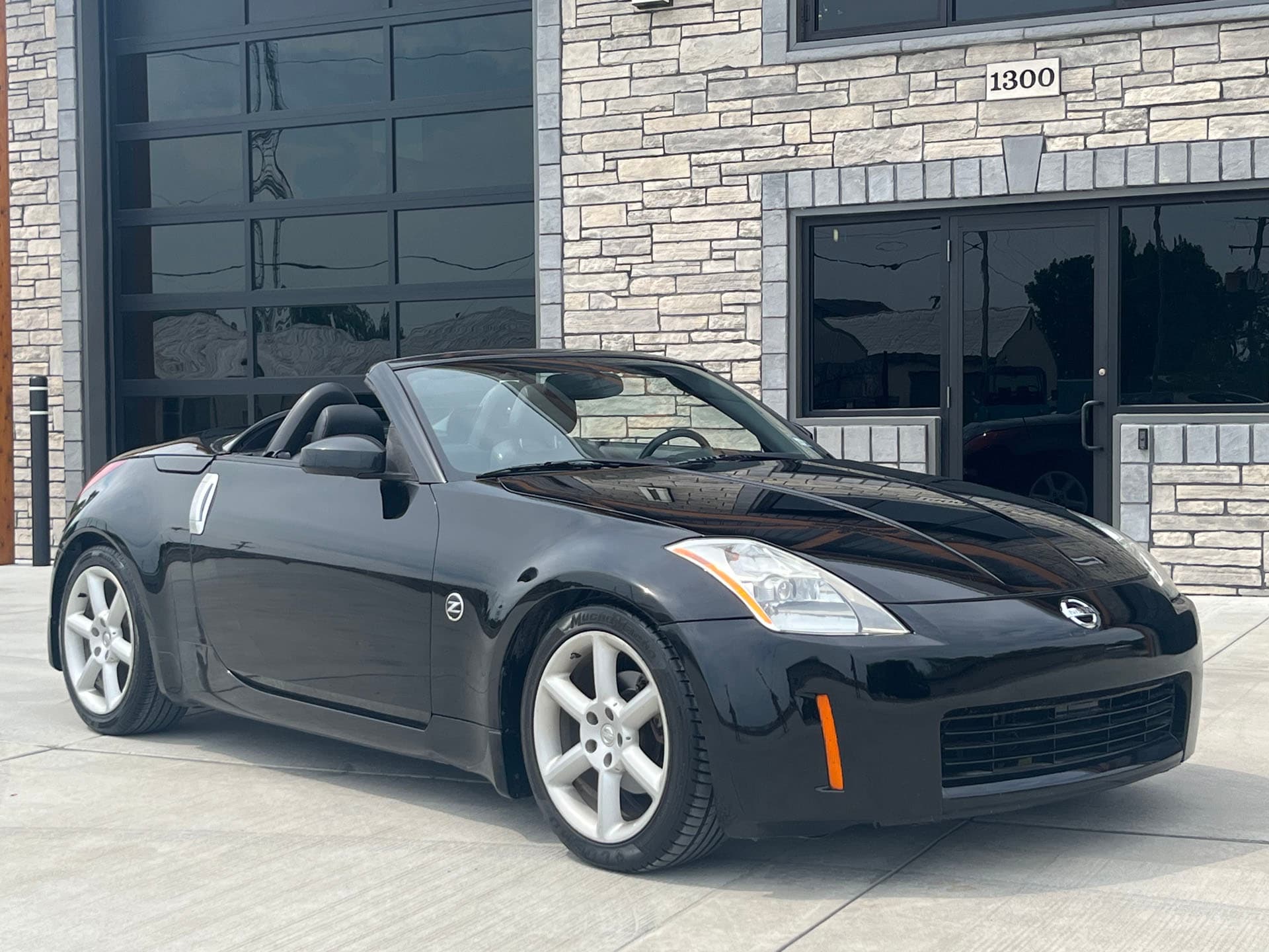 2004 Nissan 350Z sold for $8,520