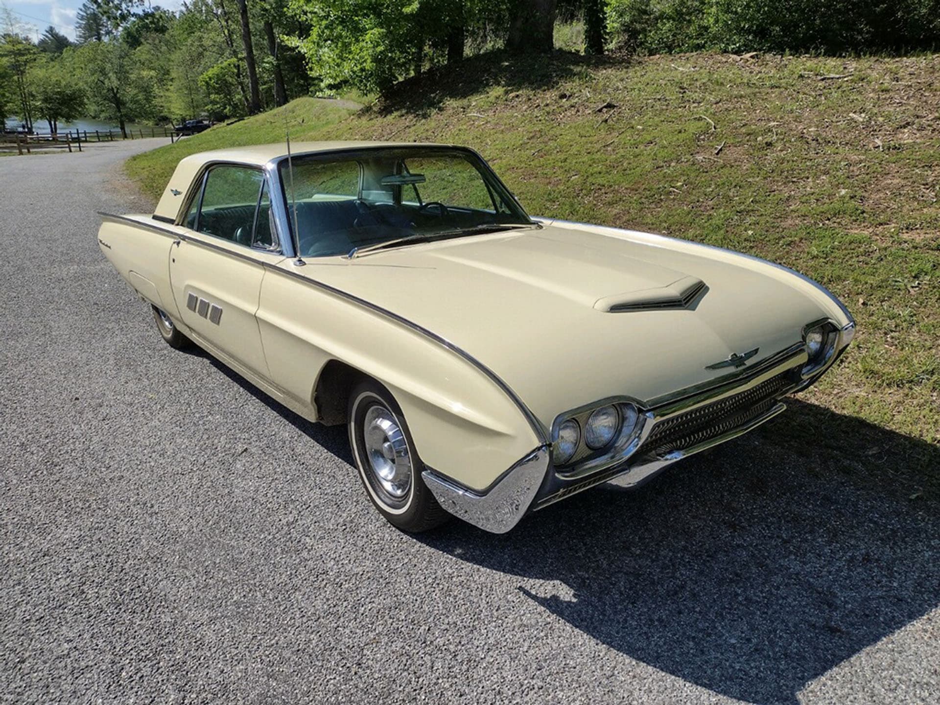 1963 Ford Thunderbird sold for $0