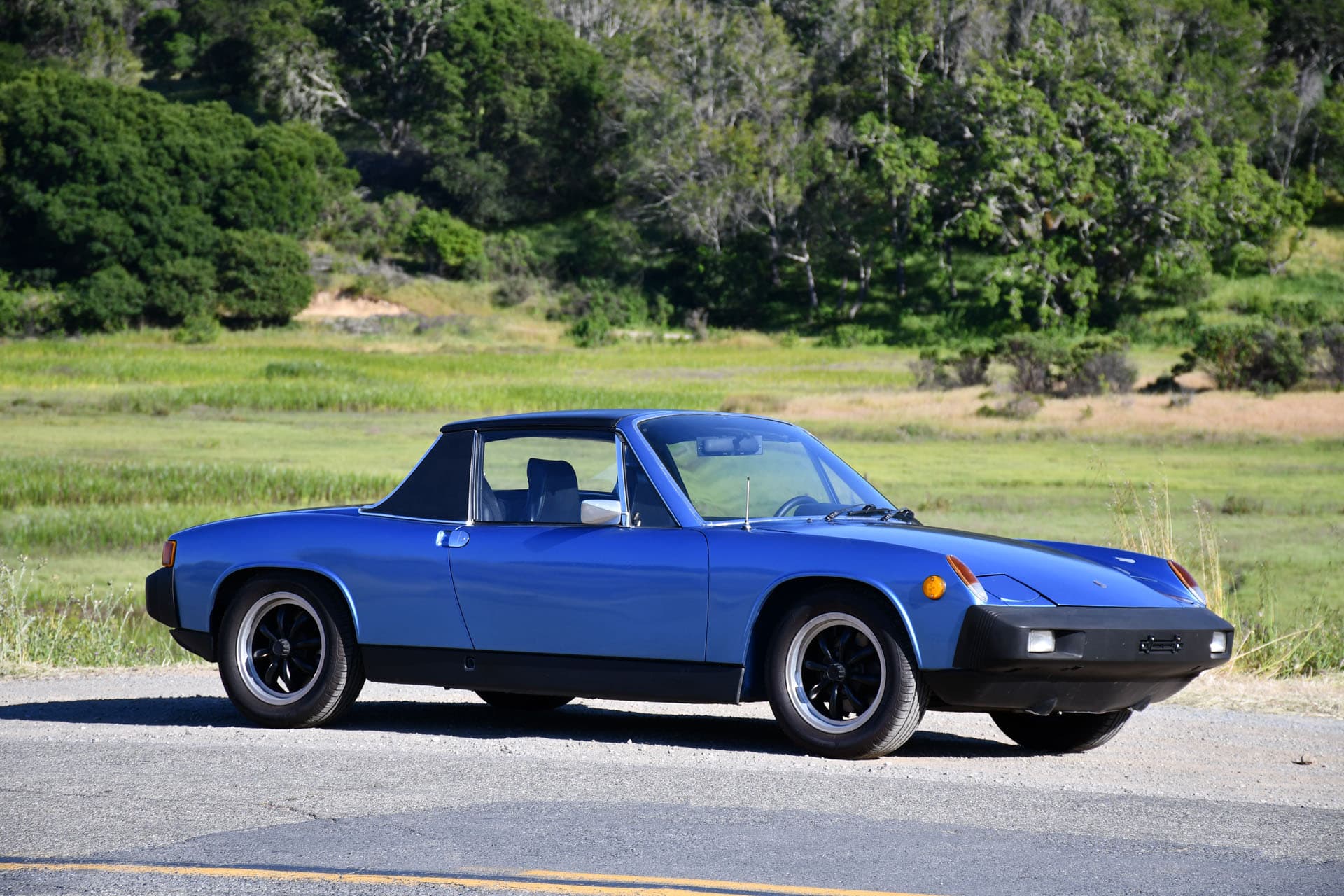 1975 Porsche 914 sold for $10,050