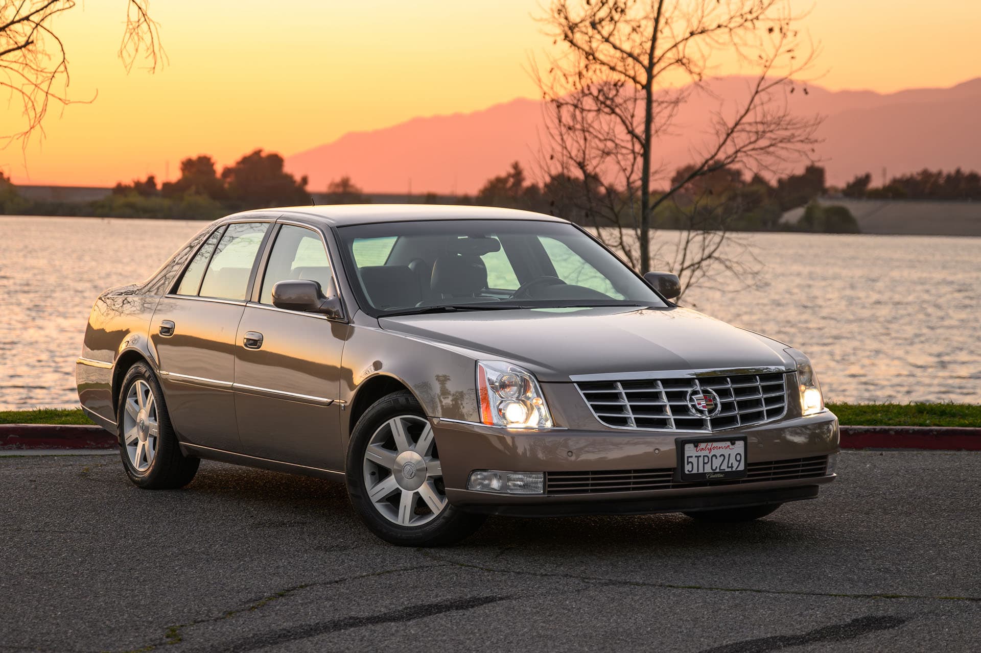 2006 Cadillac DTS sold for $7,250