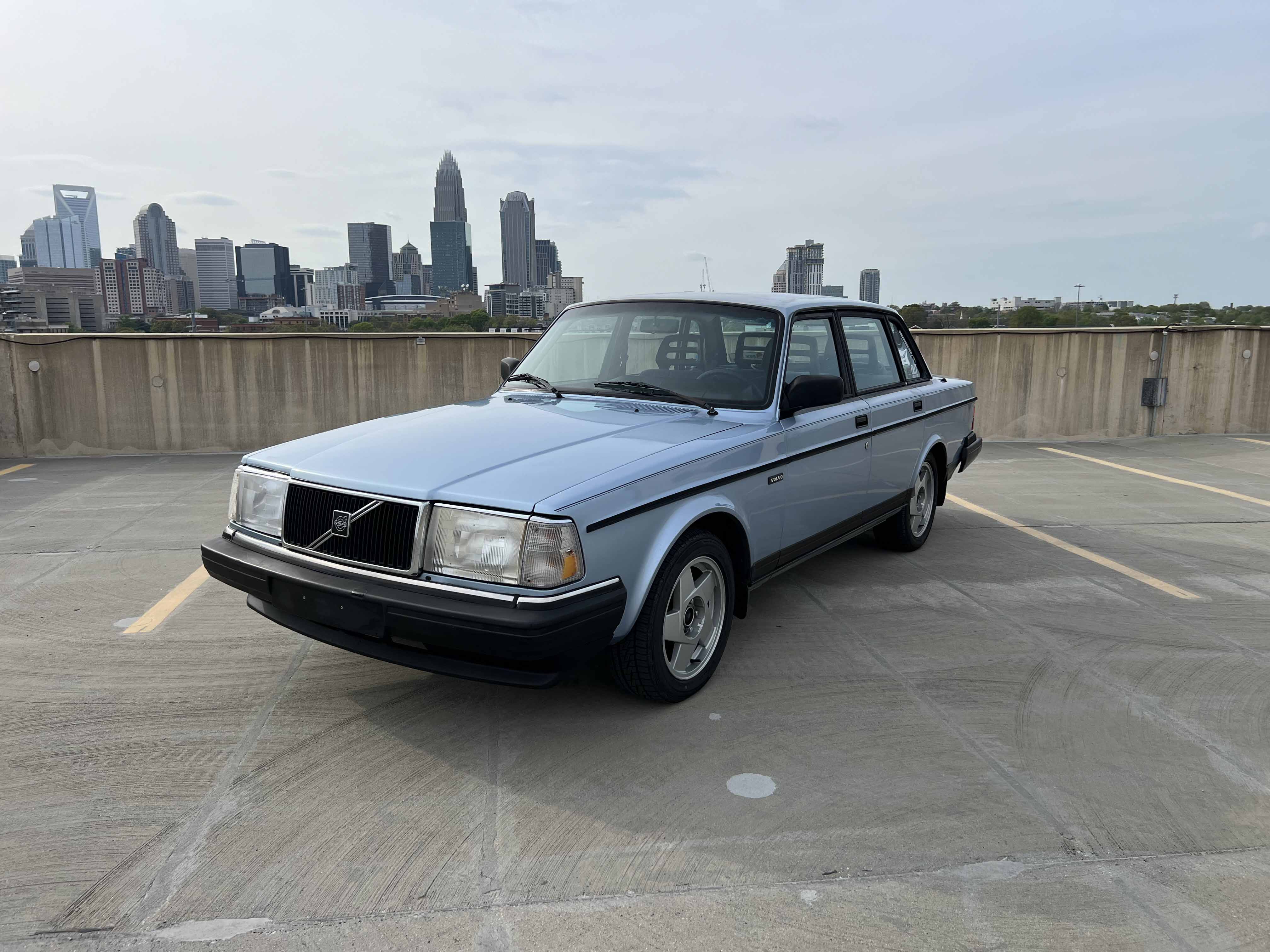 1992 Volvo 240 sold for $2,440