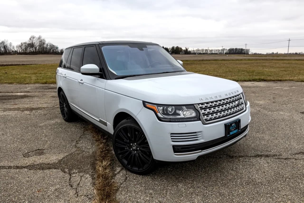 2016 Land Rover Range Rover sold for $0
