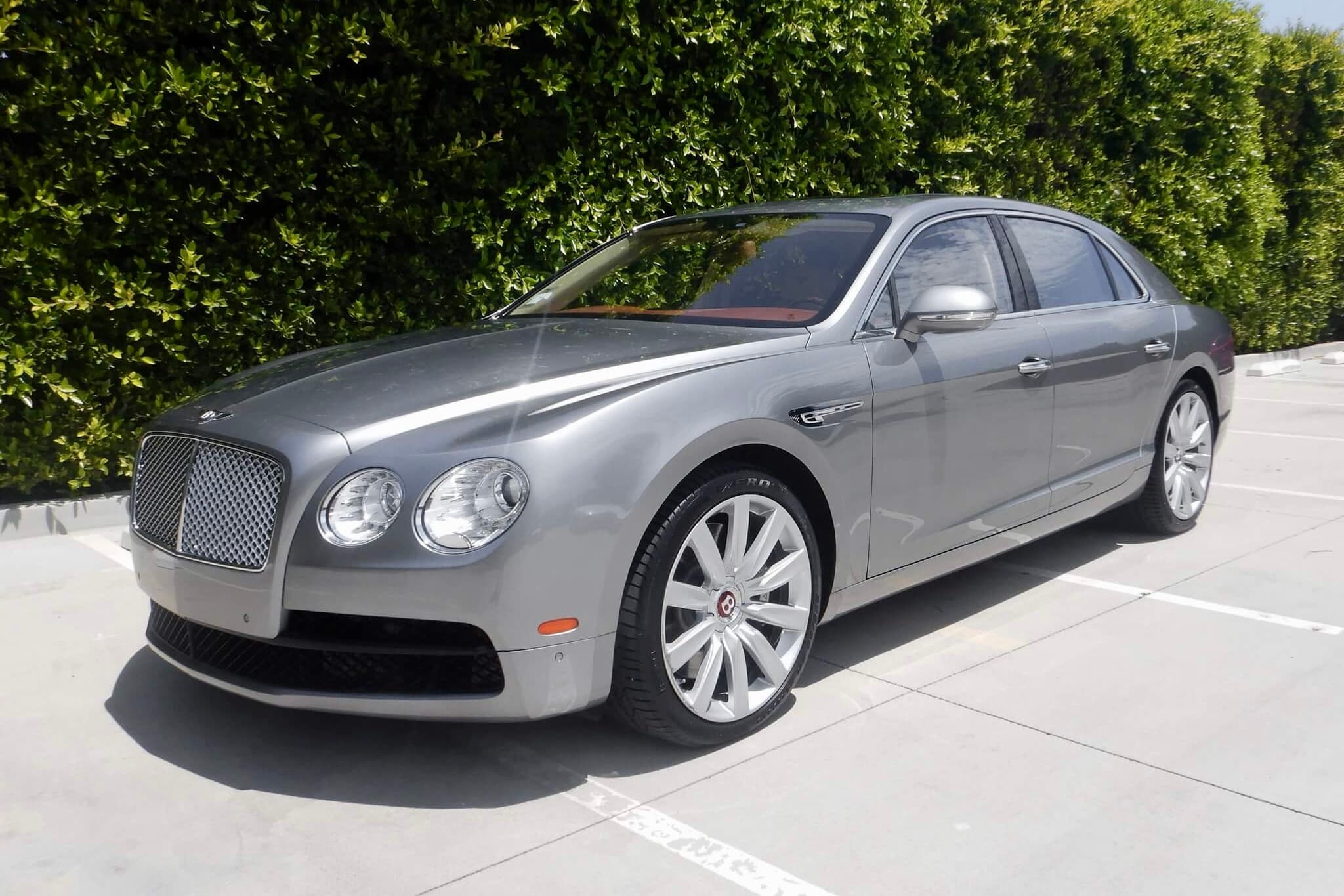 2015 Bentley Flying Spur sold for $0