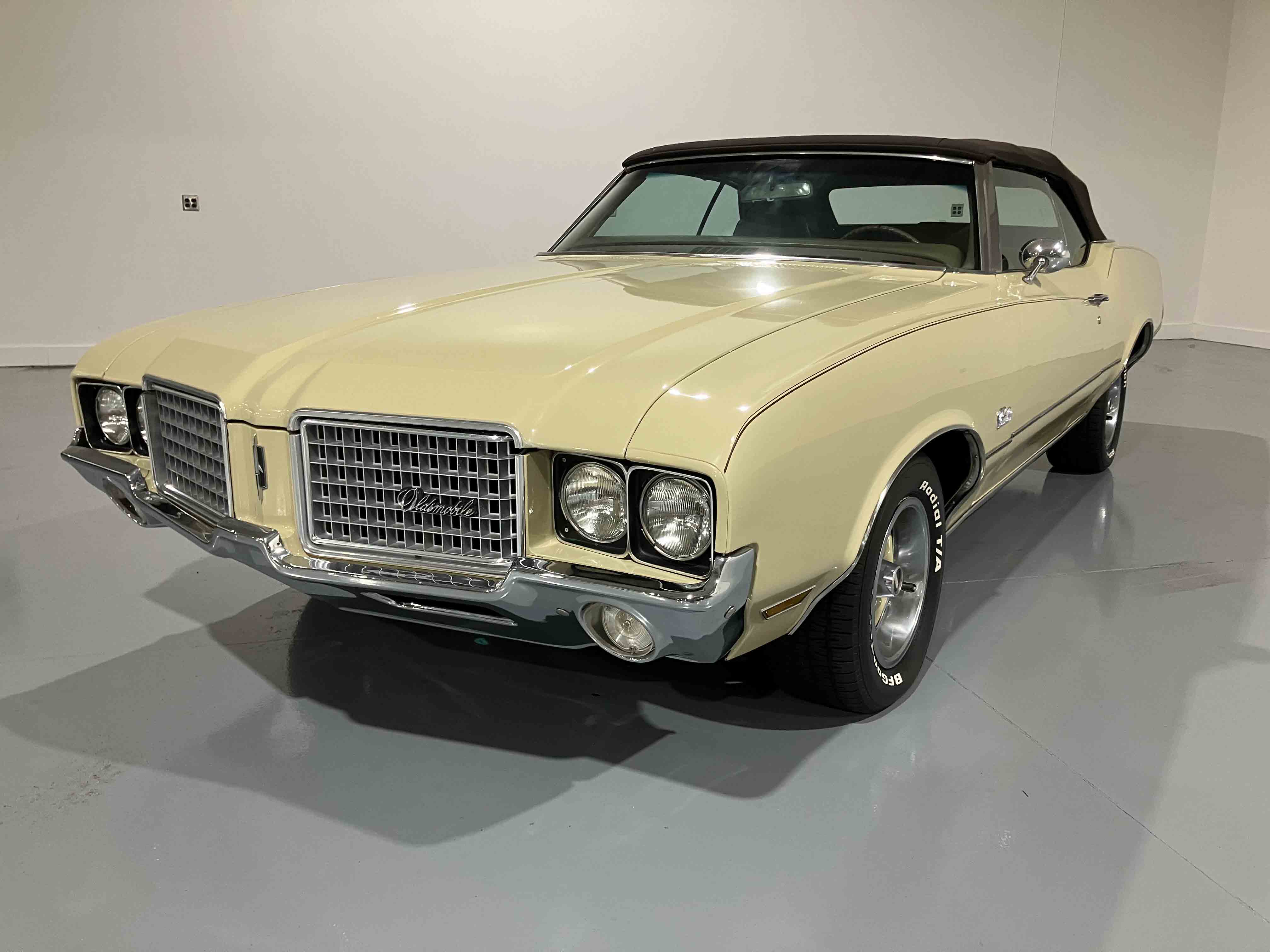 1972 Oldsmobile Cutlass Supreme sold for $30,000