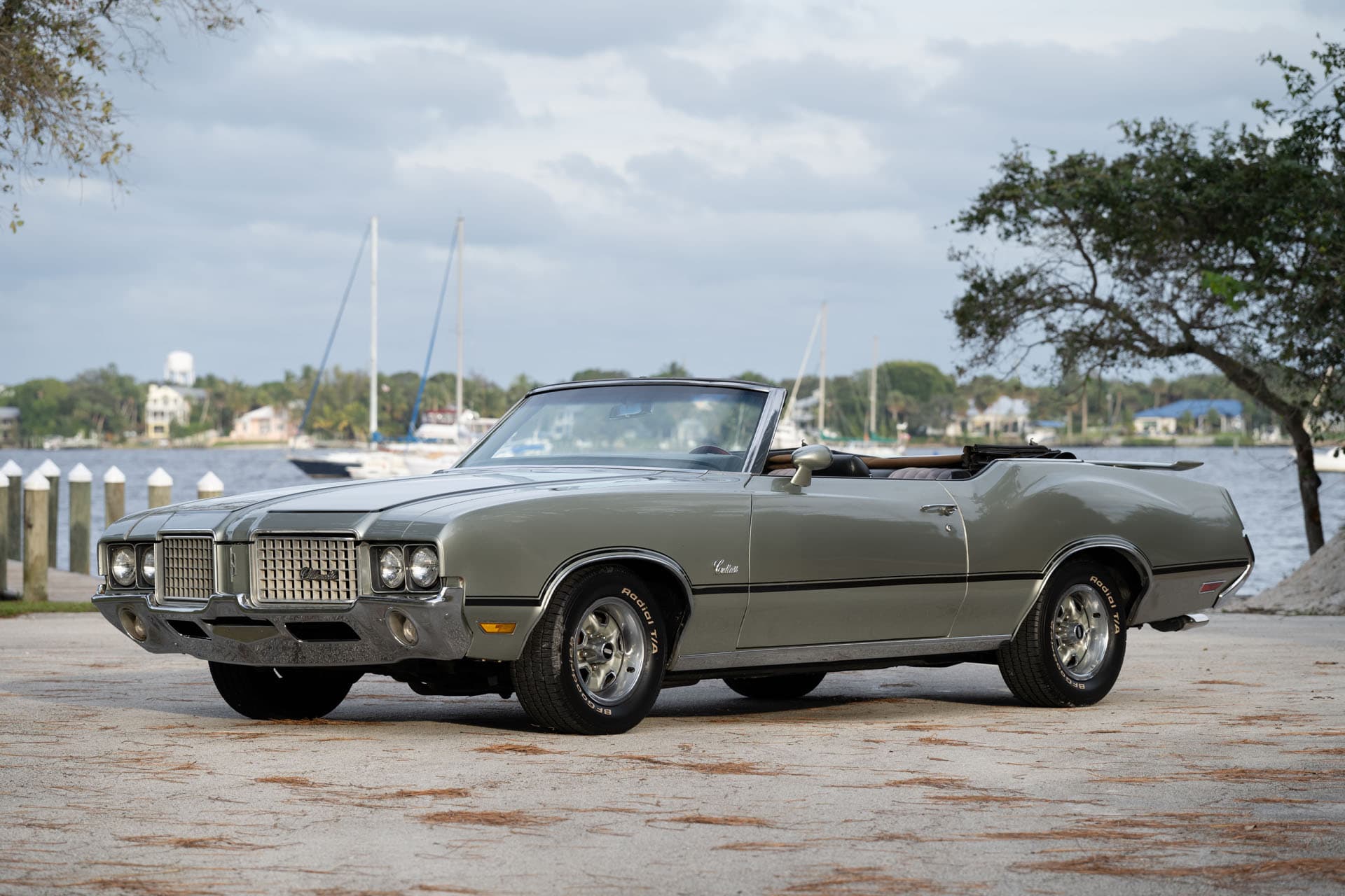 1972 Oldsmobile Cutlass Supreme Convertible sold for $24,850