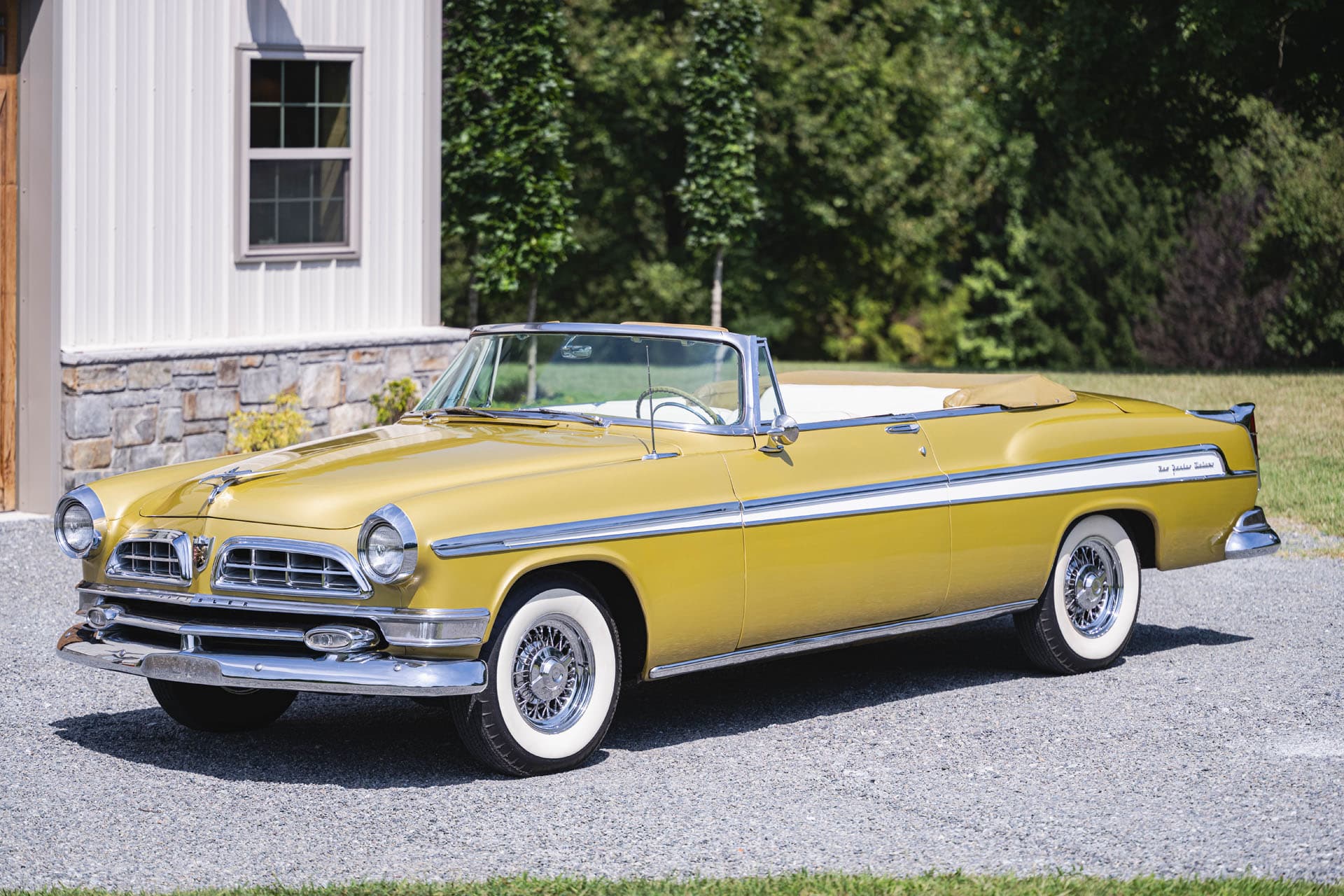 1955 Chrysler New Yorker DeLuxe sold for $39,000