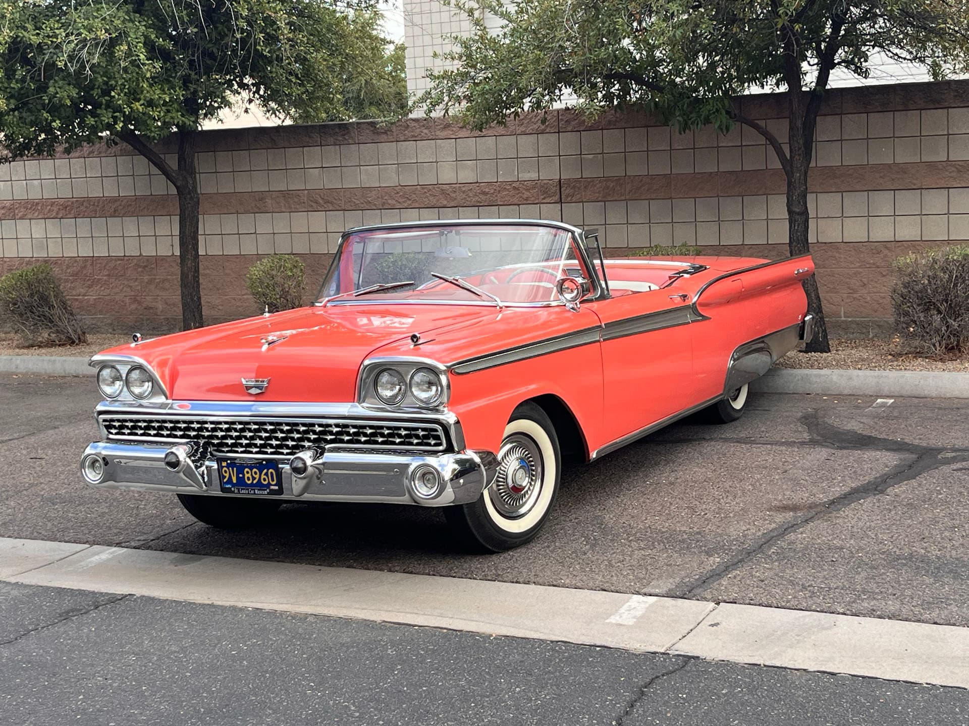 1959 Ford Galaxie sold for $24,300