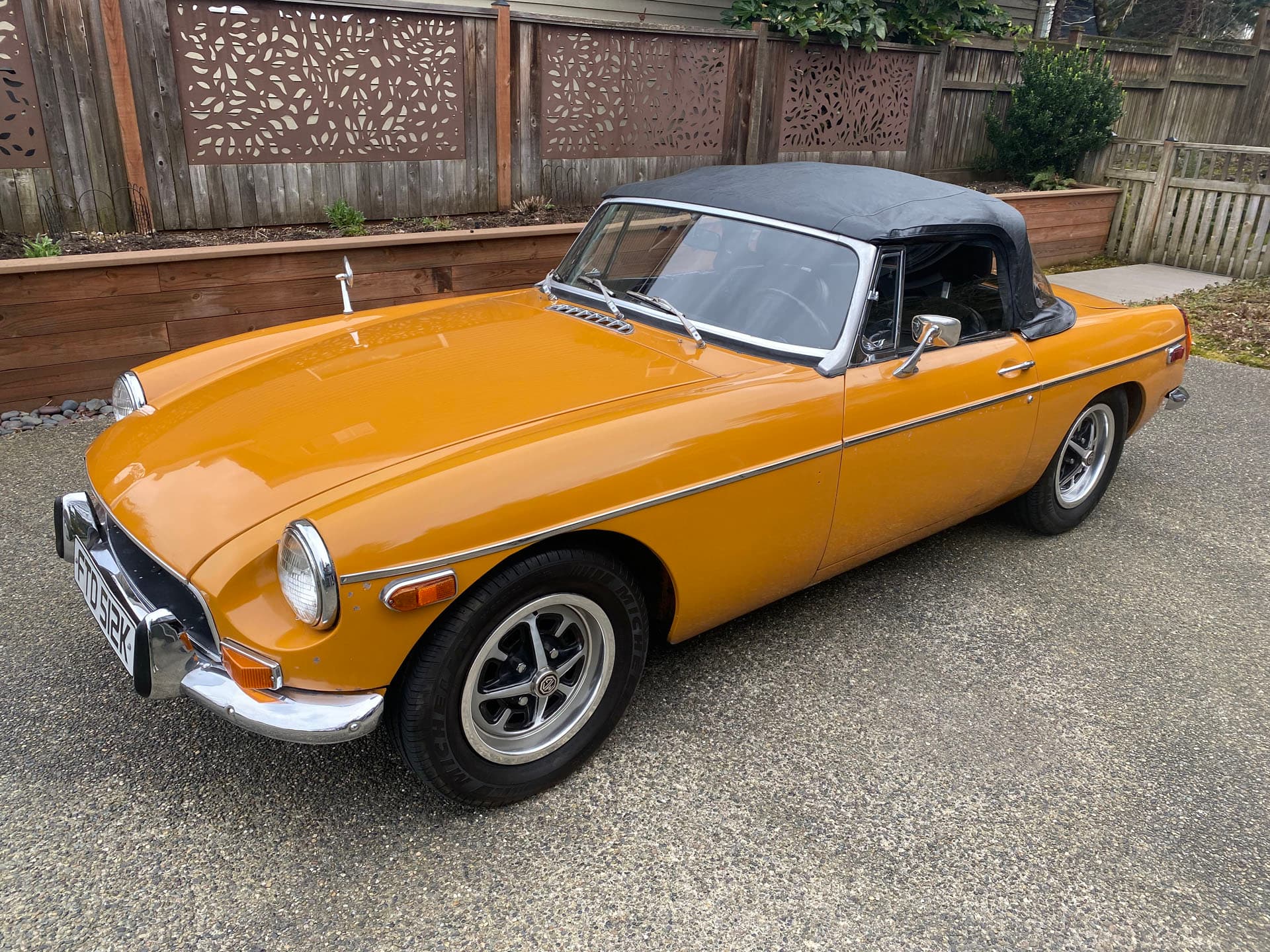 1971 MG MGB sold for $4,150