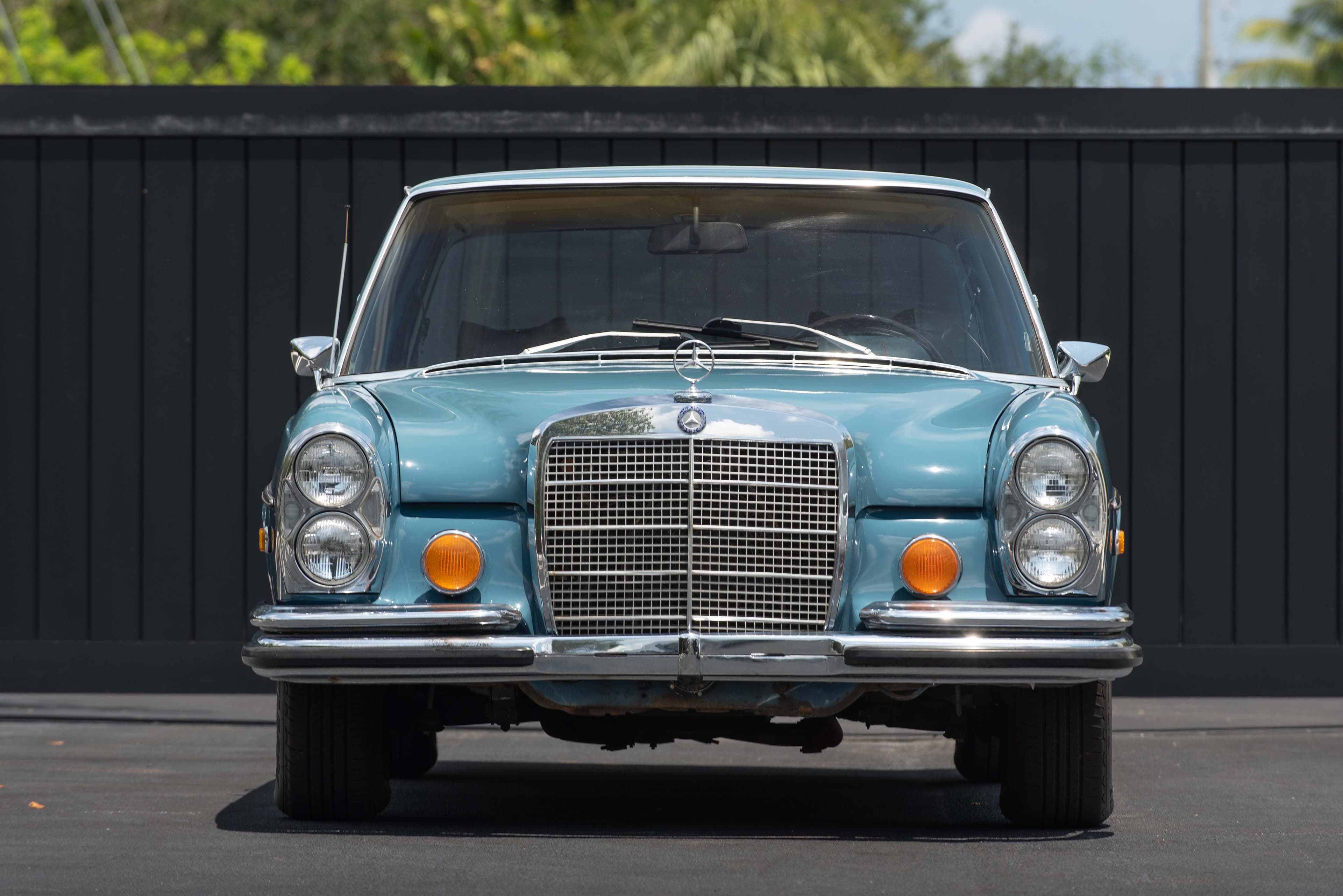 1972 Mercedes-Benz 280SEL 4.5 sold for $10,500