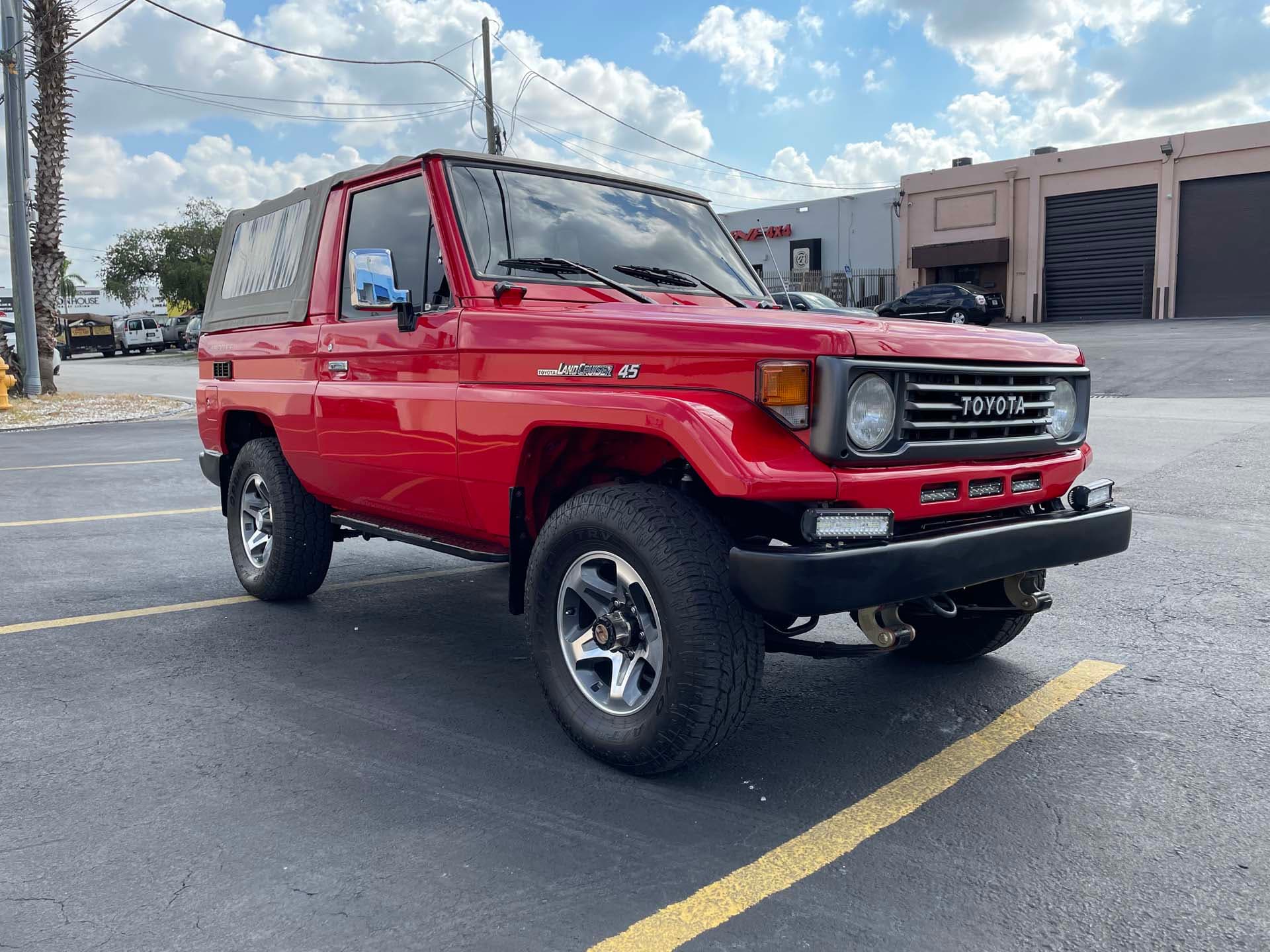 1995 Toyota Land Cruiser FZJ73 sold for $0