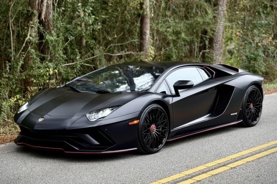 2018 Lamborghini Aventador sold for $265,000
