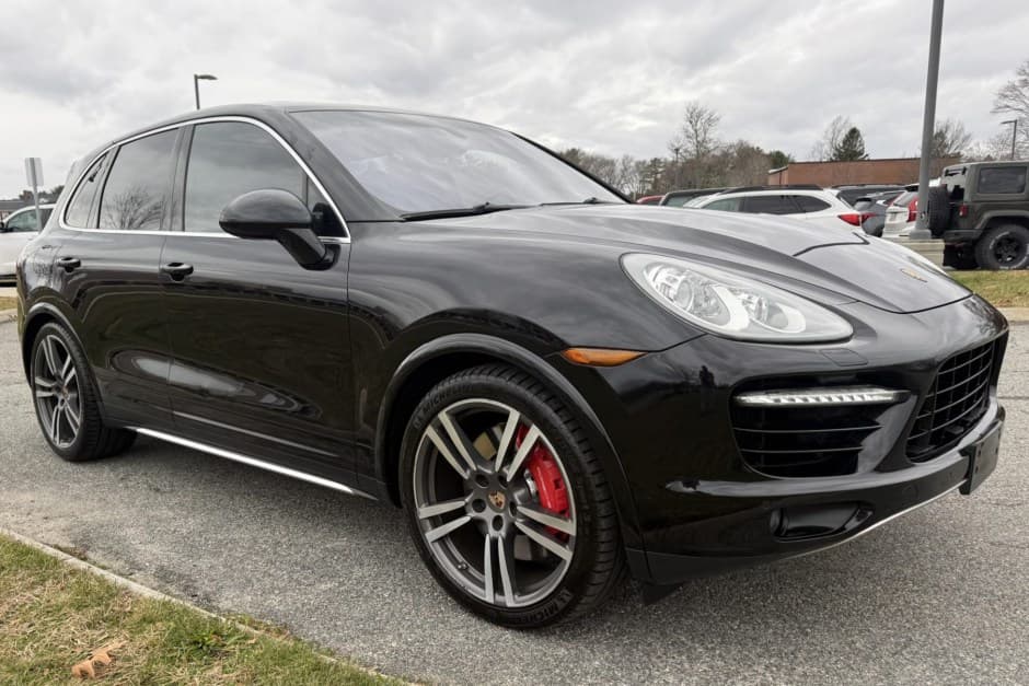 2014 Porsche 958 Cayenne (2011-2018) sold for $24,000