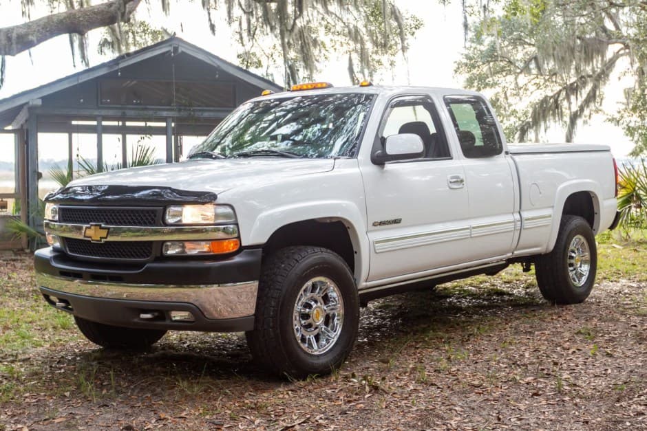 2001 Chevrolet Silverado GMT800 Heavy Duty (2000-2007) sold for $24,000