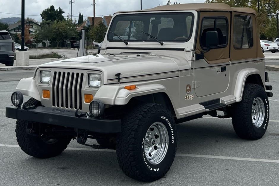 1995 Jeep Wrangler YJ (1987-1995) sold for $17,750