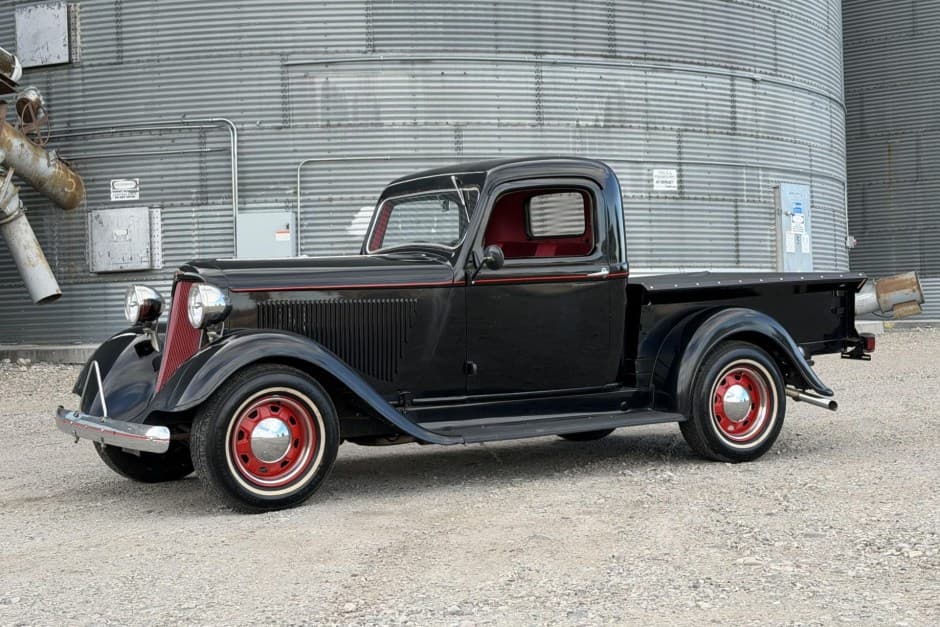 1935 Dodge HC/KC Pickup (1933-1935) sold for $13,000