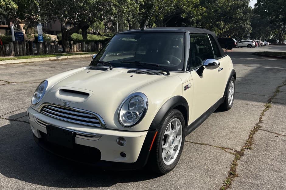 2007 Mini R52 Cooper Convertible sold for $4,701
