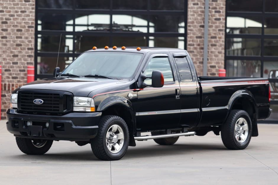 2004 Ford Super Duty 1999-2007 sold for $20,500