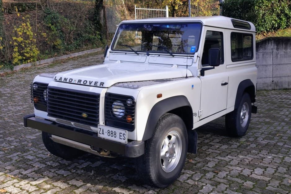 1999 Land Rover 90 / Defender 90 (Euro Spec) sold for $0
