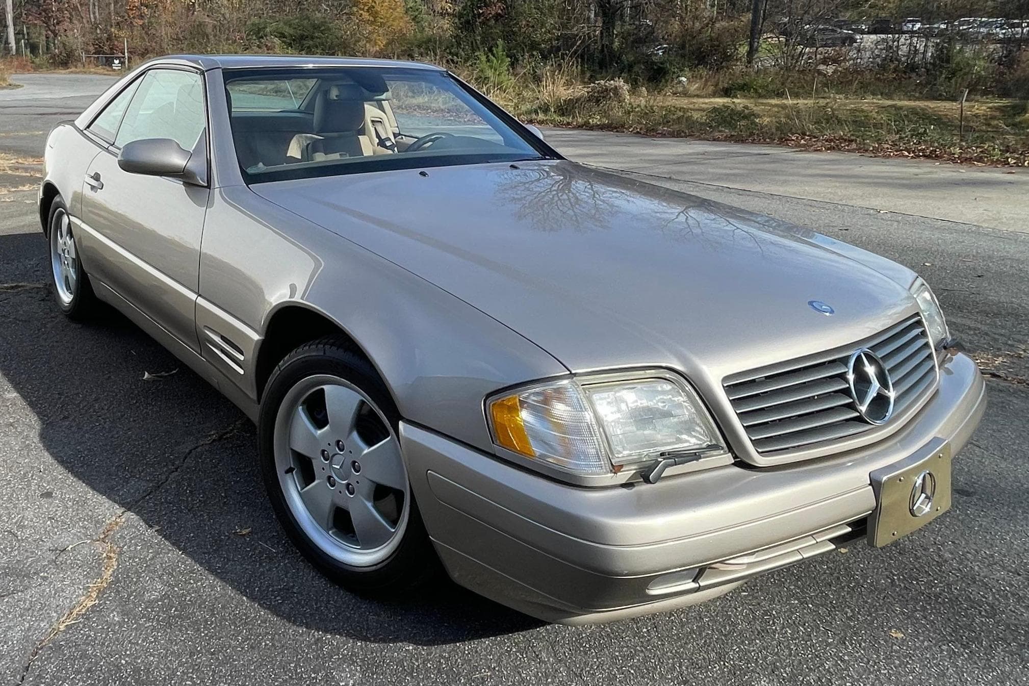 2000 Mercedes-Benz R129 SL sold for $6,250