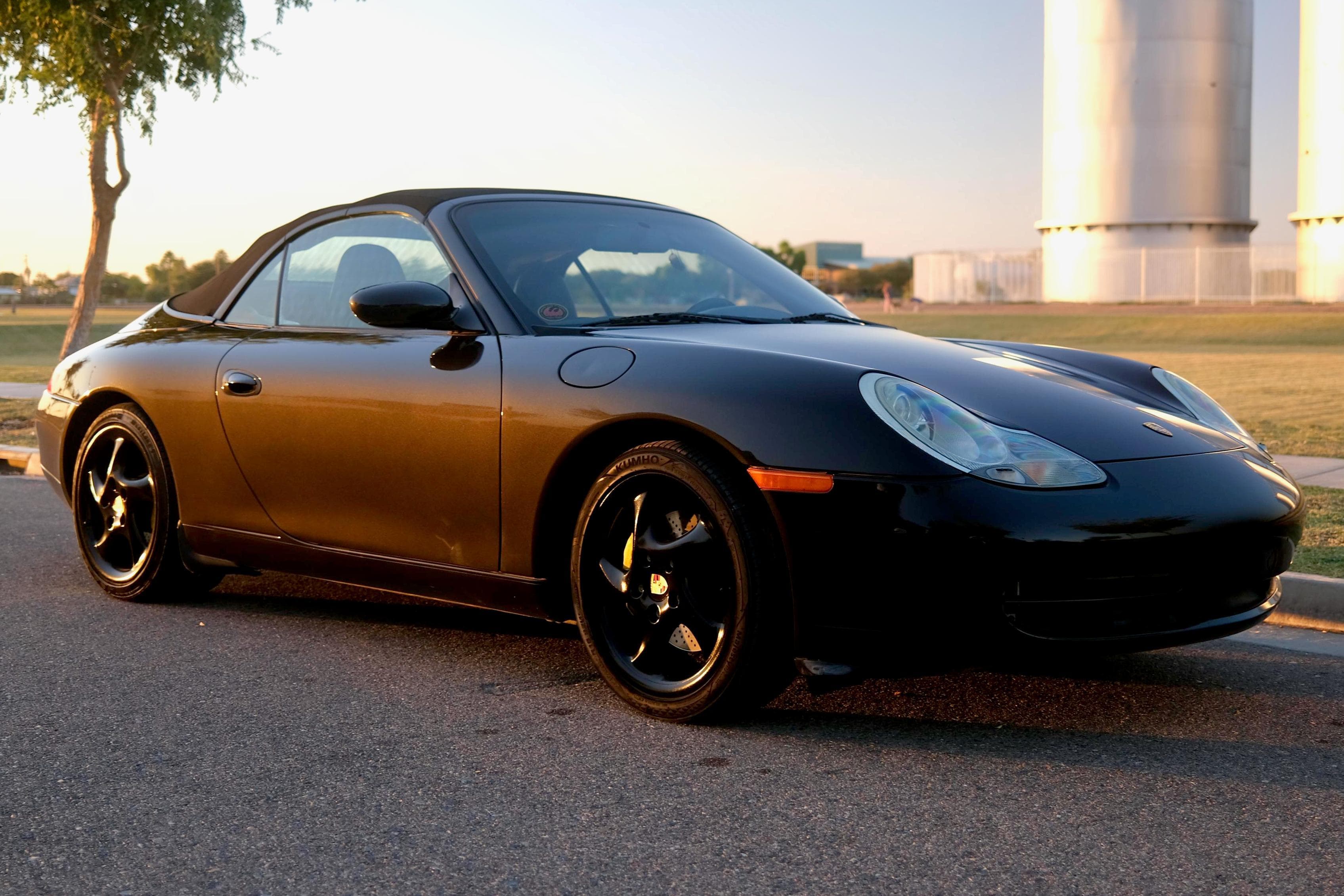 2001 Porsche 996 911 sold for $17,250