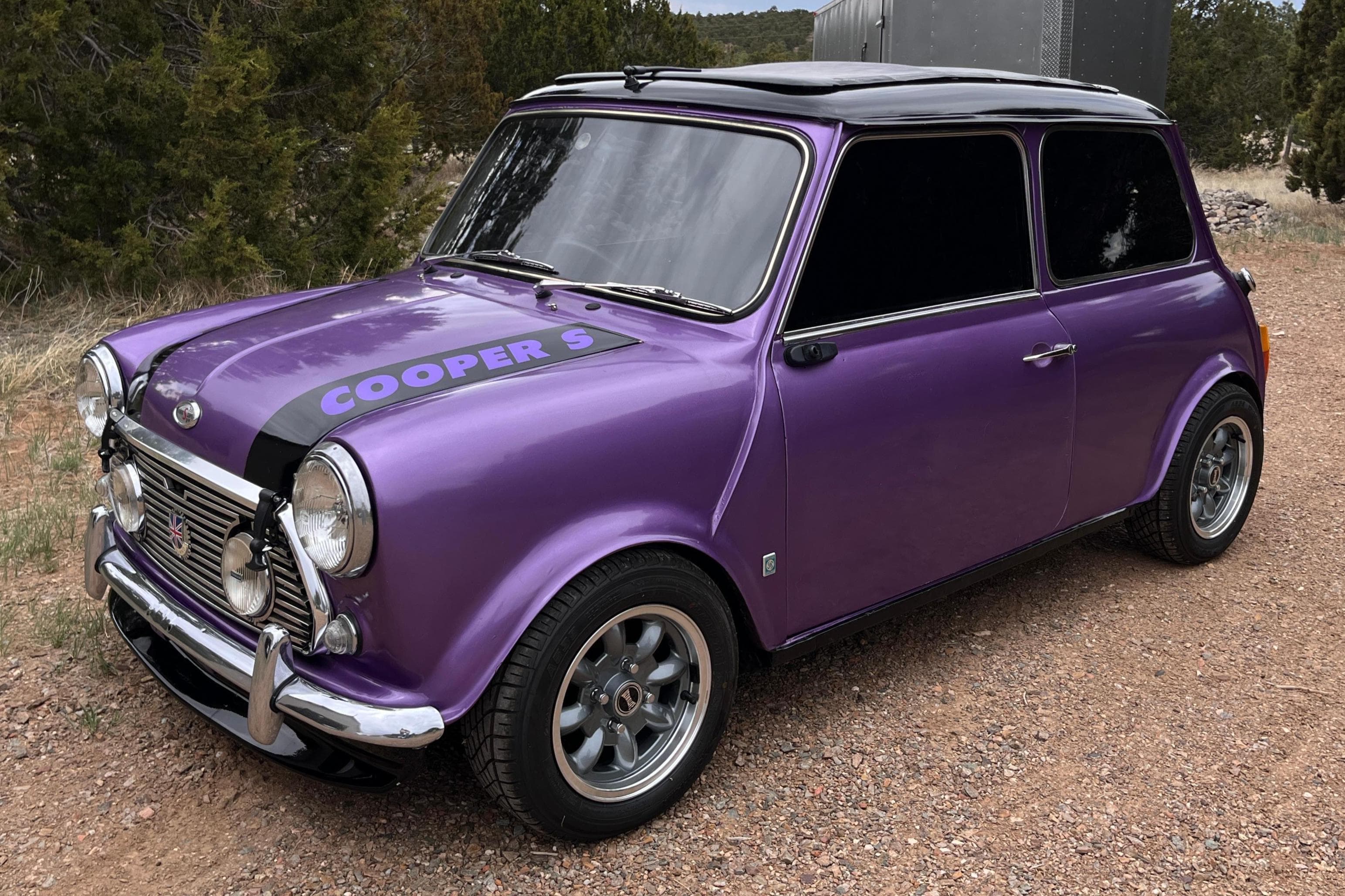 1965 MINI Classic Mini sold for $7,500