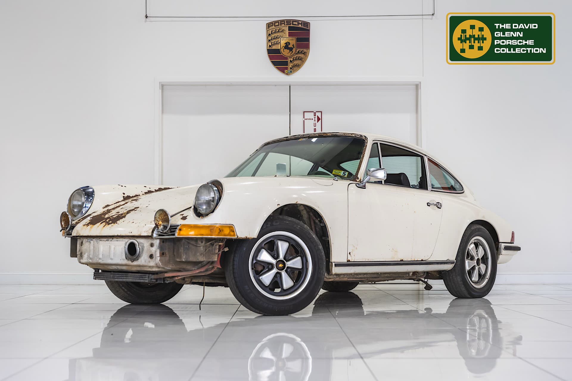 1972 Porsche 911T Coupe Non-Sunroof Sportomatic Project (Lot 73) sold for $39,420