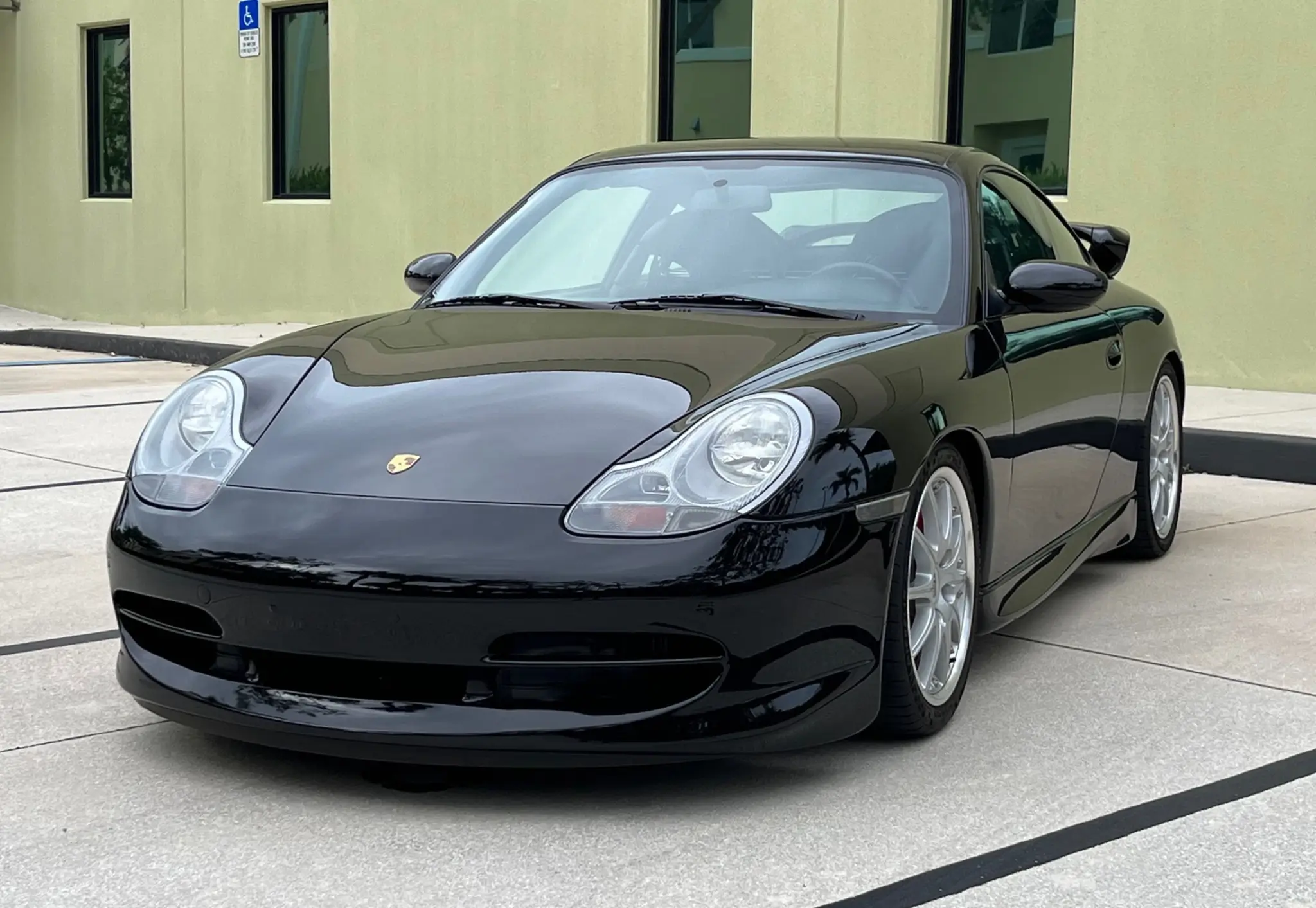 2000 Porsche 911 GT3 sold for $128,000