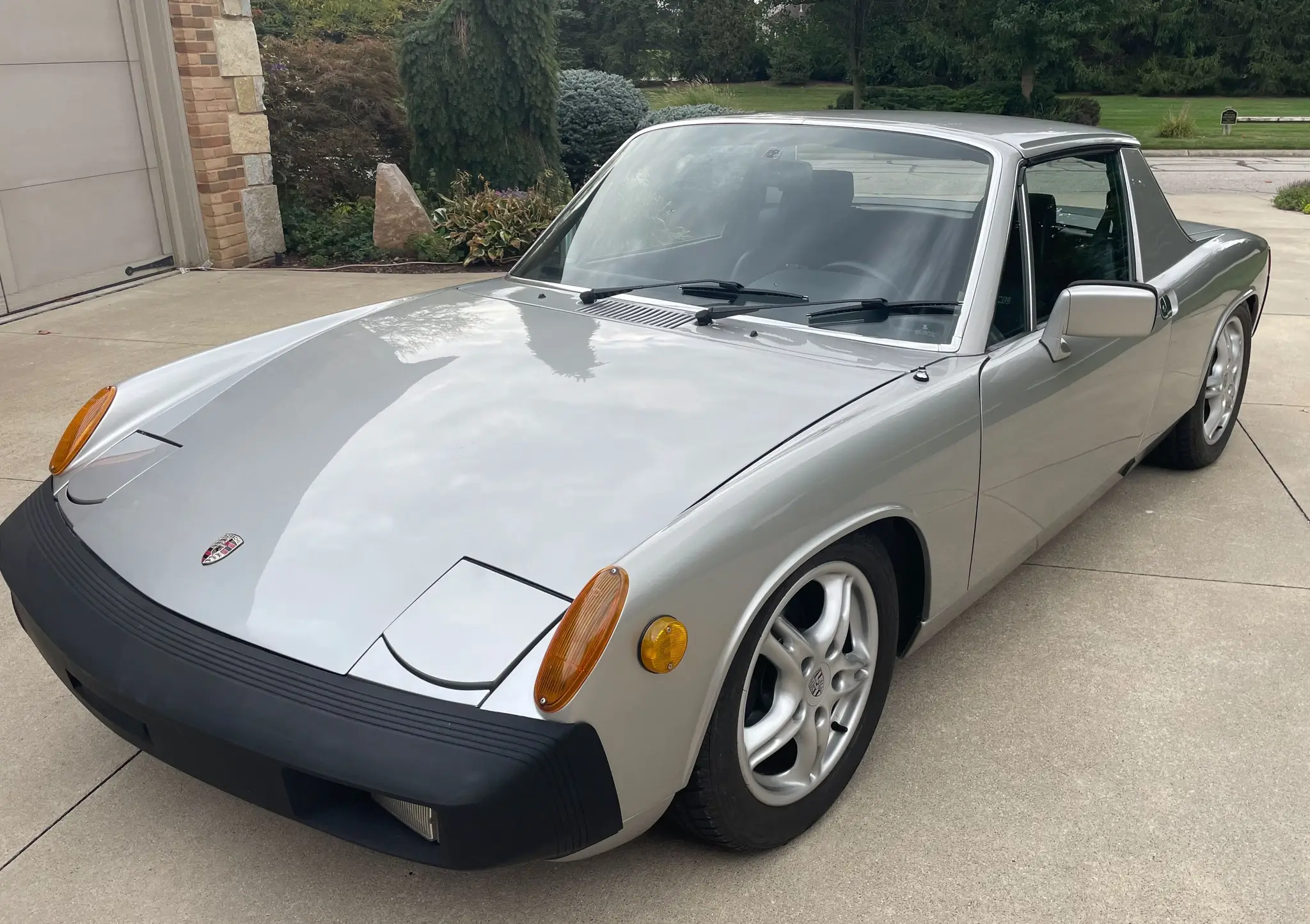 1975 Porsche 914 sold for $29,000