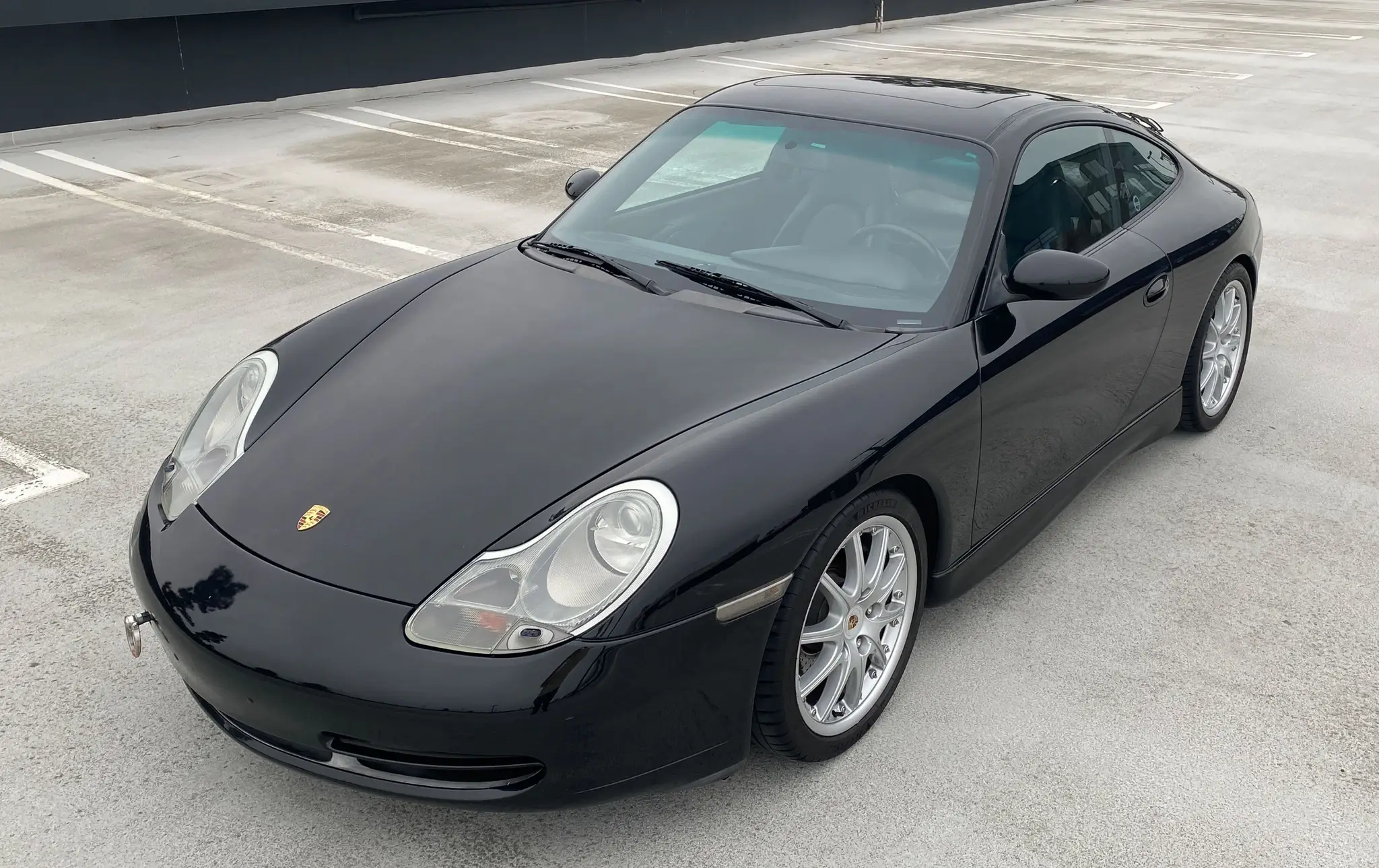 2001 Porsche 911 Carrera sold for $18,250