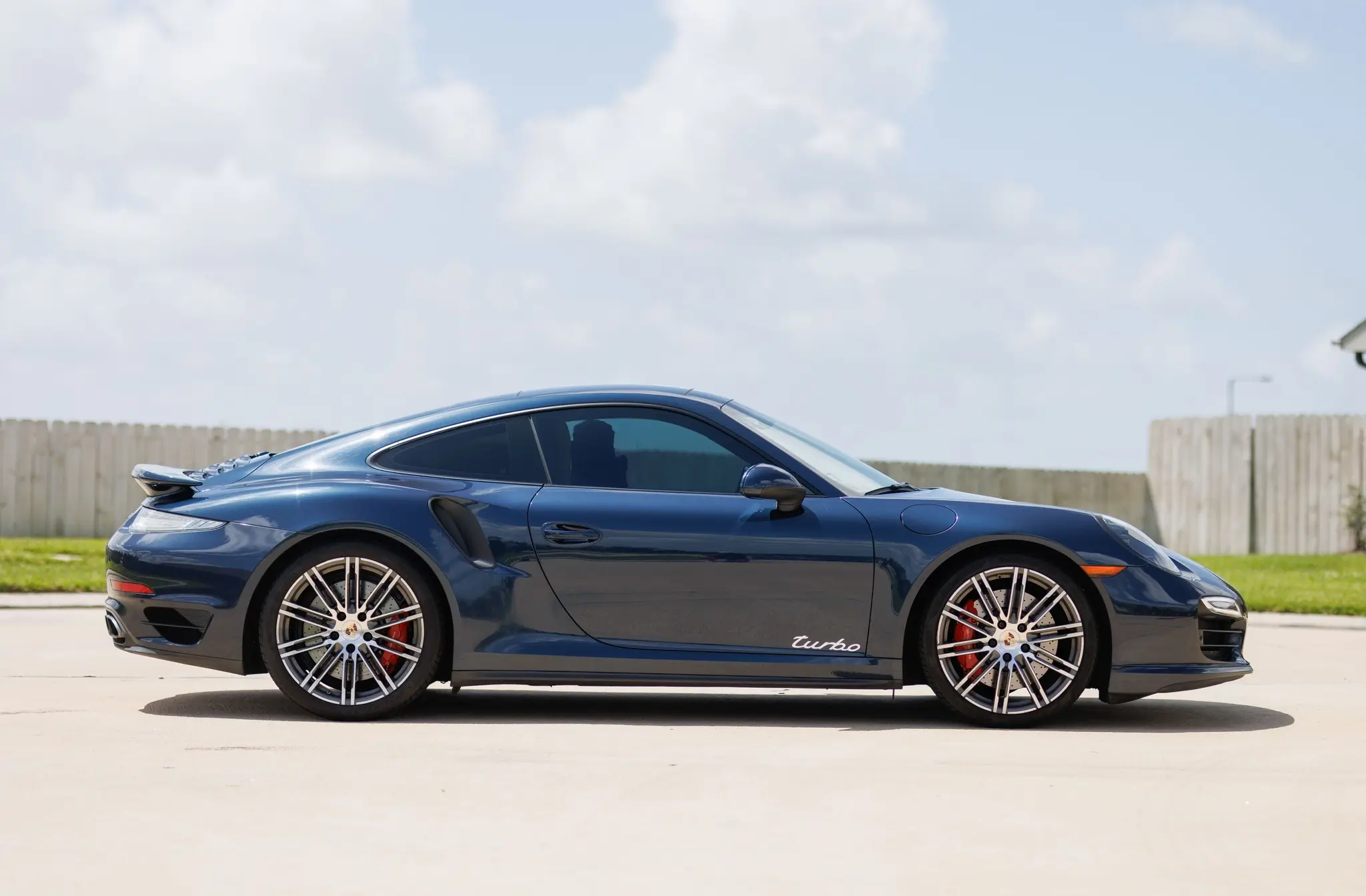 2015 Porsche 911 Turbo sold for $100,001