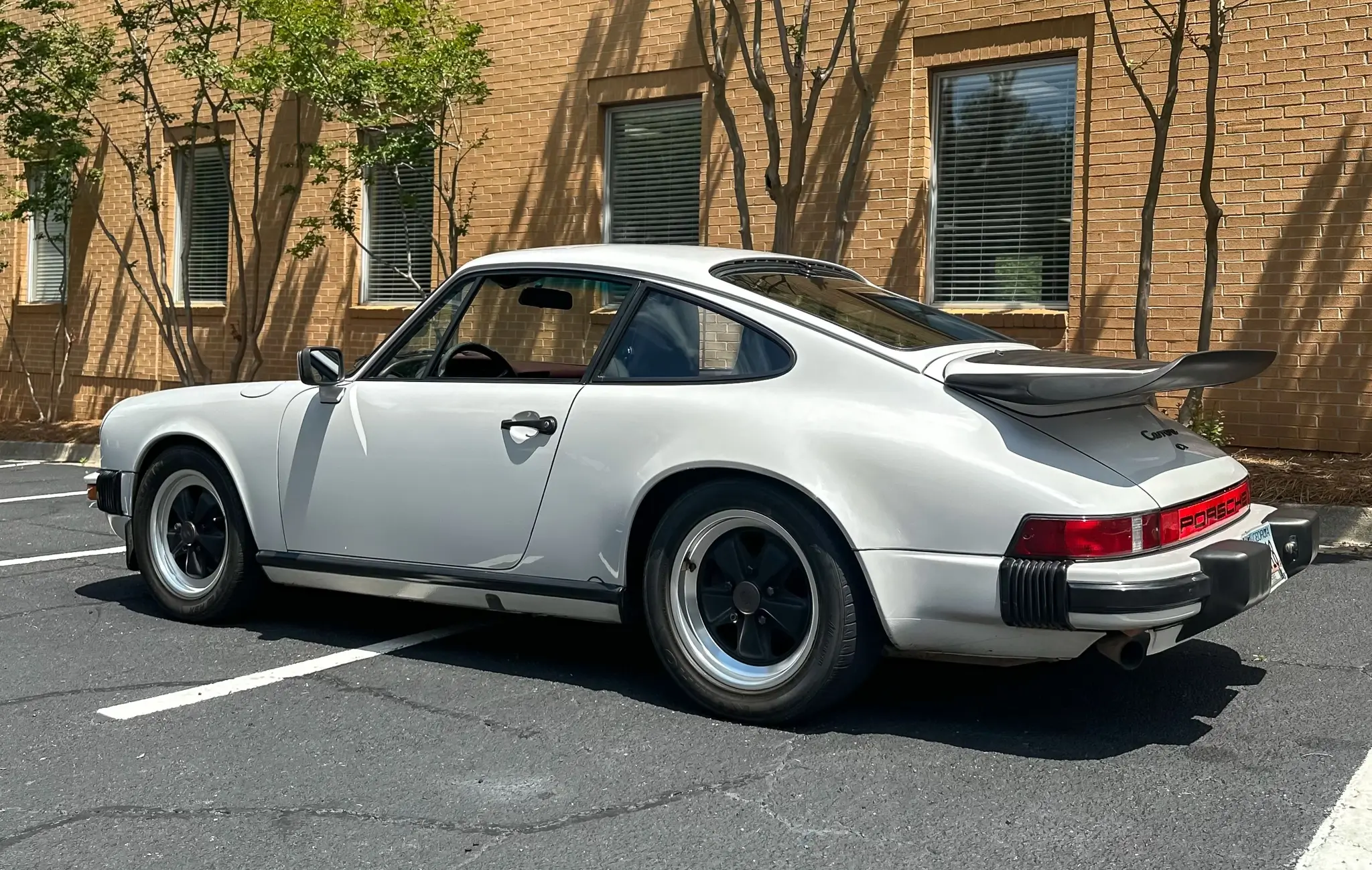 1985 Porsche 911 Carrera sold for $47,500