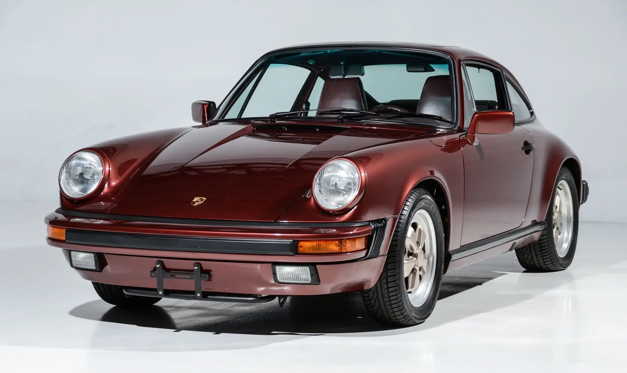 1986 Porsche 911 Carrera sold for $106,000