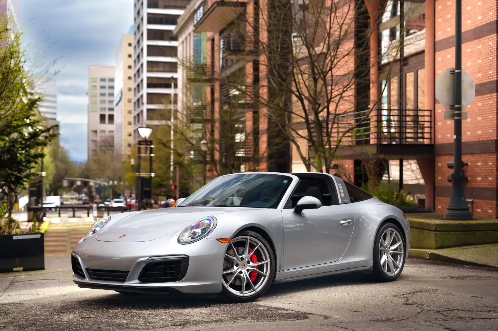 2018 Porsche Targa 4S sold for $121,000