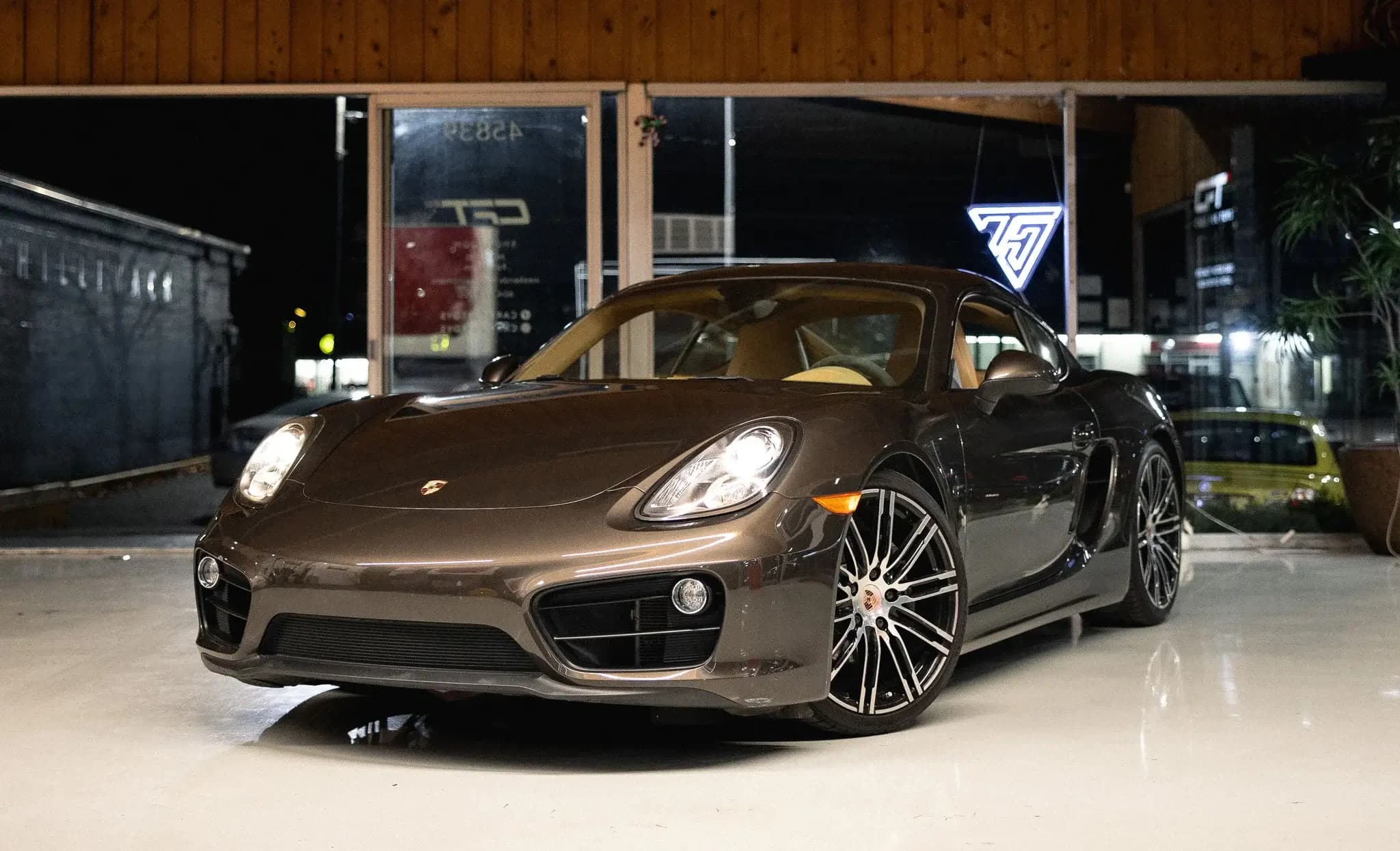 2015 Porsche Cayman sold for $28,750