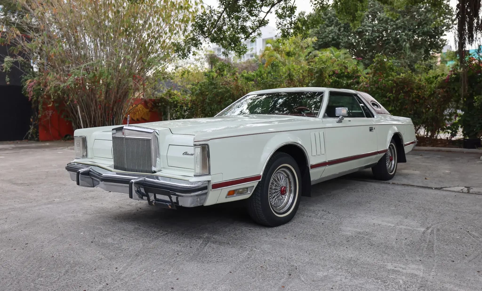 1979 Lincoln Continental sold for $6,000