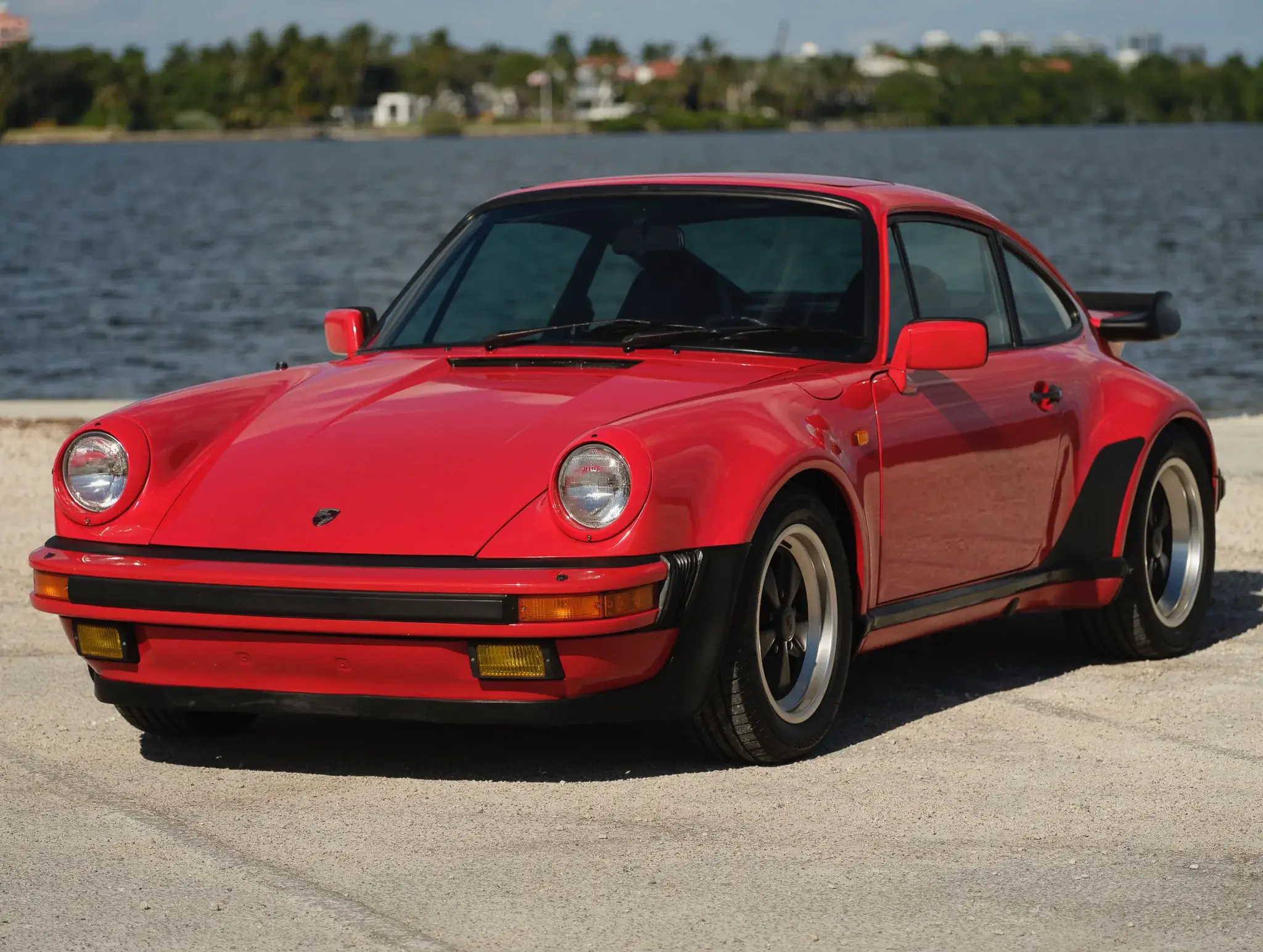 1984 Porsche 911 Carrera sold for $75,000