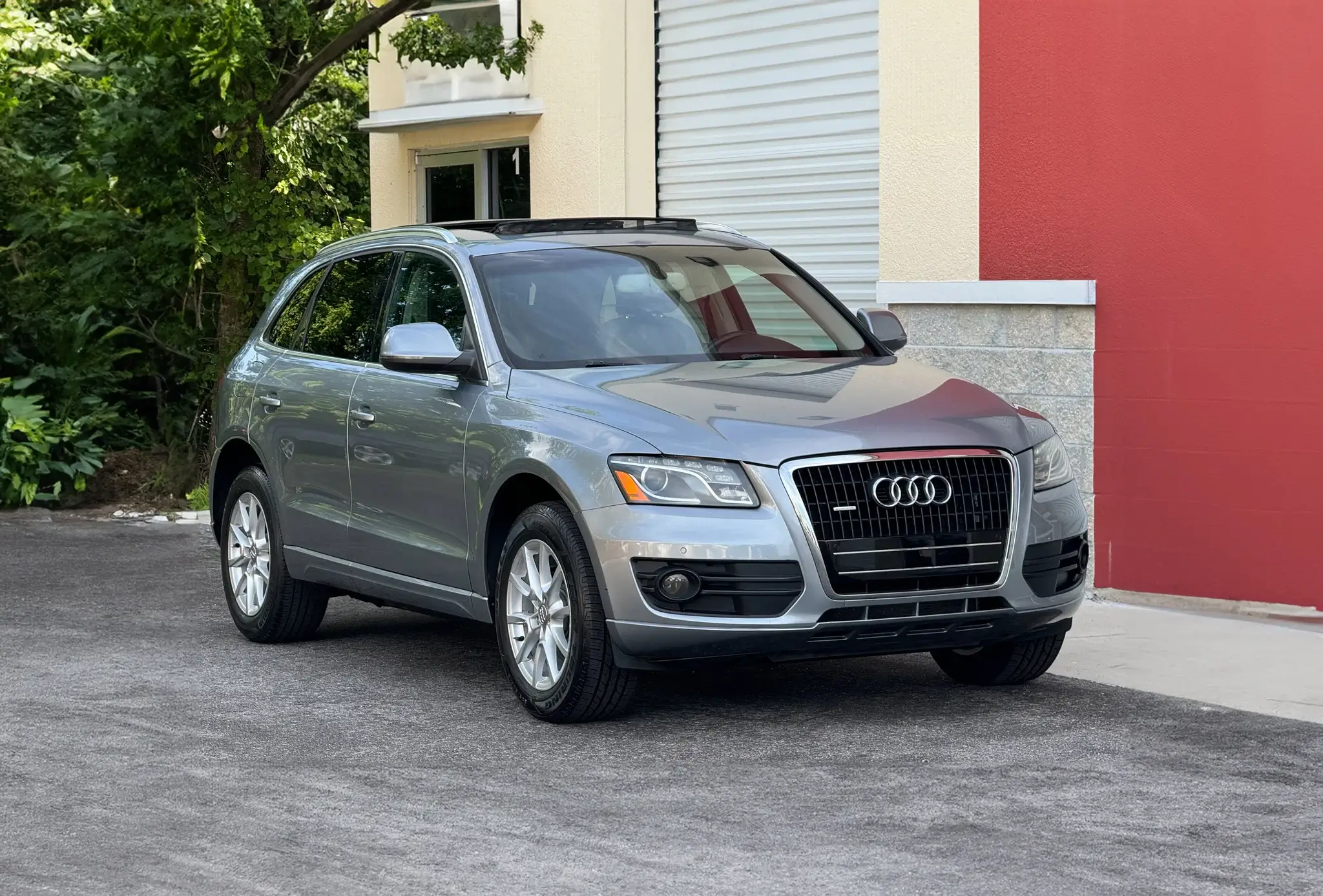 2010 Audi Q5 Quattro sold for $6,100