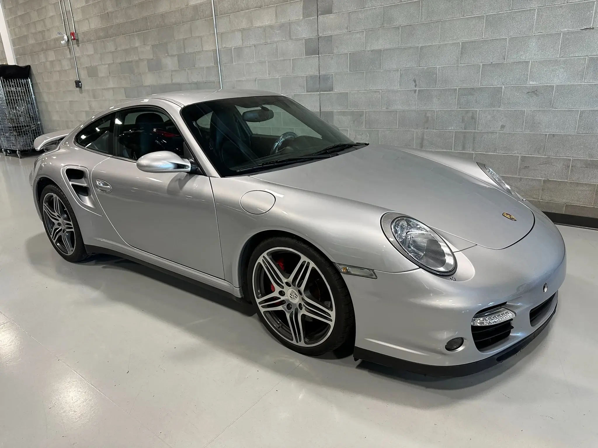 2007 Porsche 911 Turbo sold for $30,250