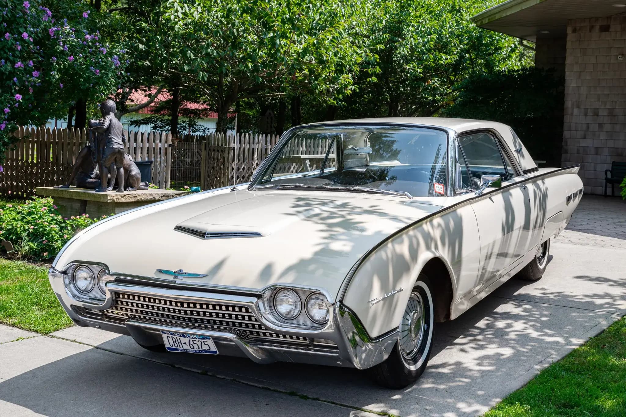 1962 Ford Thunderbird sold for $11,750