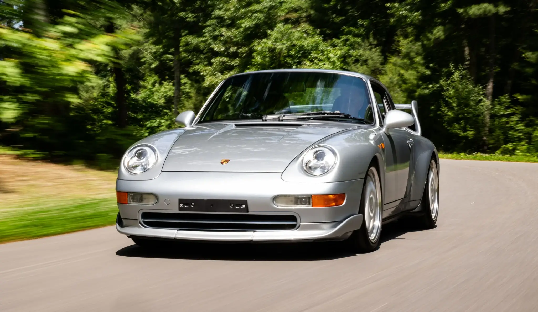 1995 Porsche 911 Carrera RS sold for $370,000