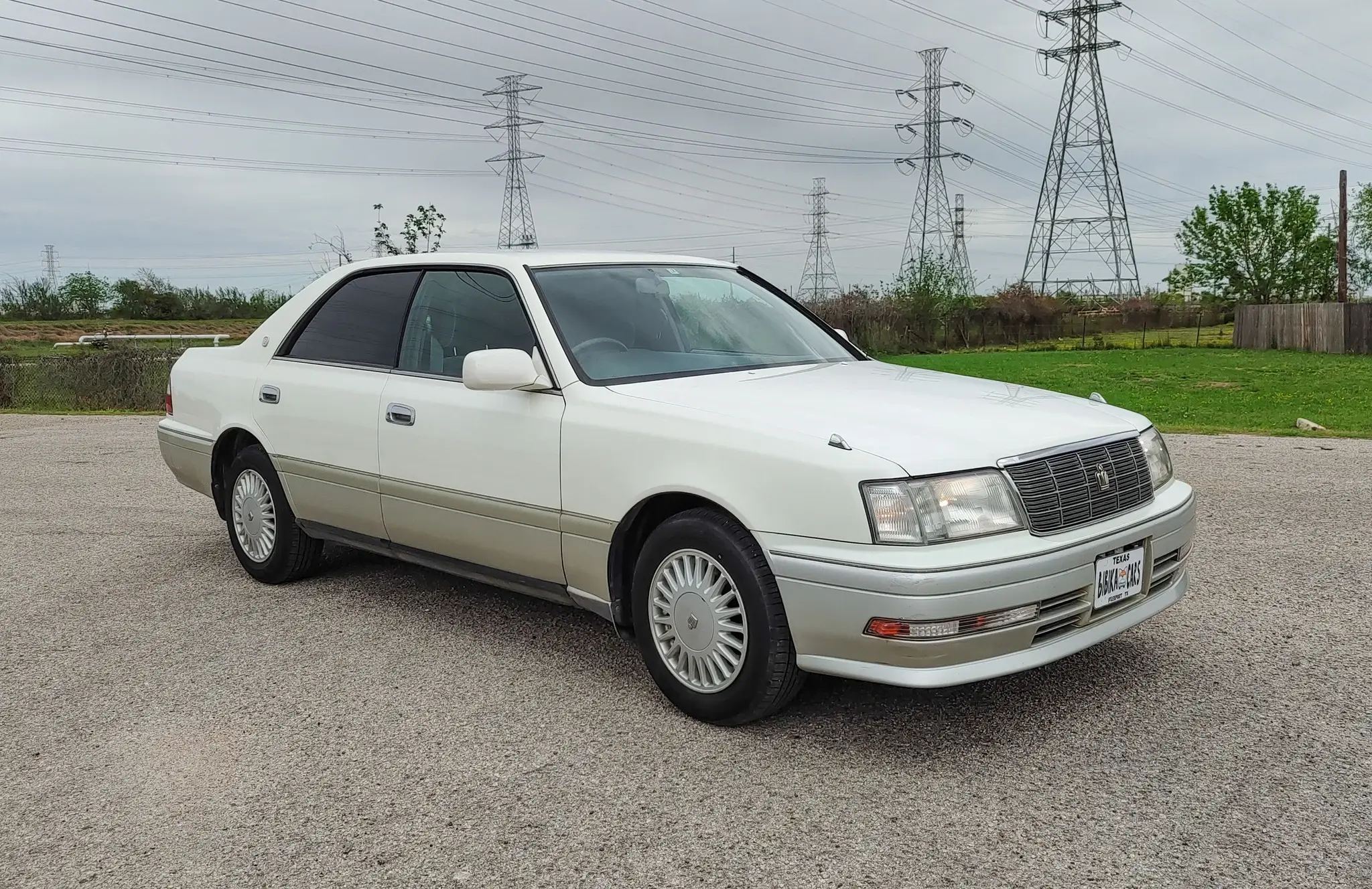 1997 Toyota Crown sold for $2,500