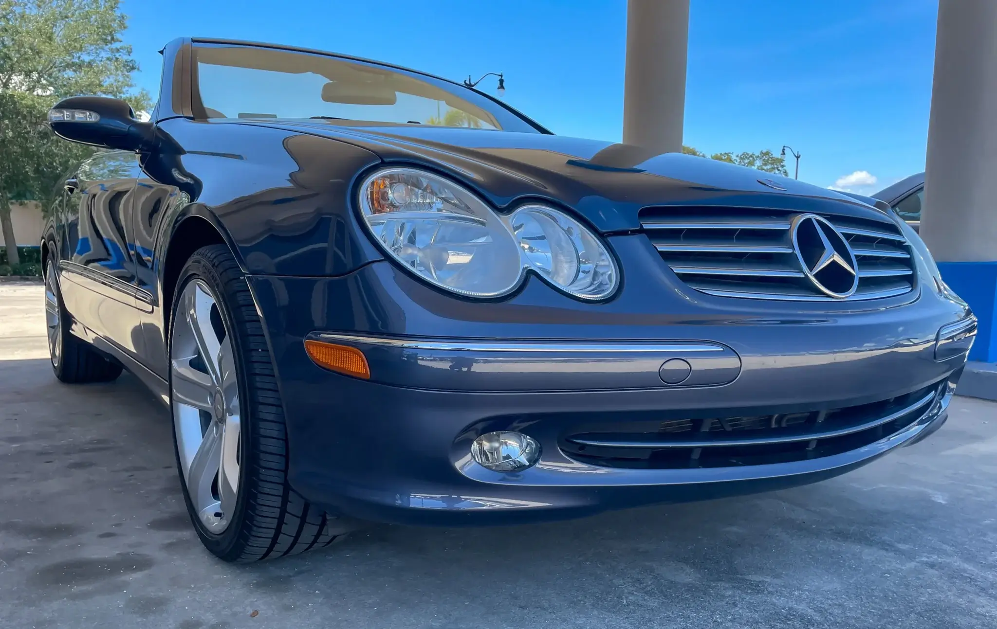 2005 Mercedes-Benz CLK320 Convertible sold for $4,750