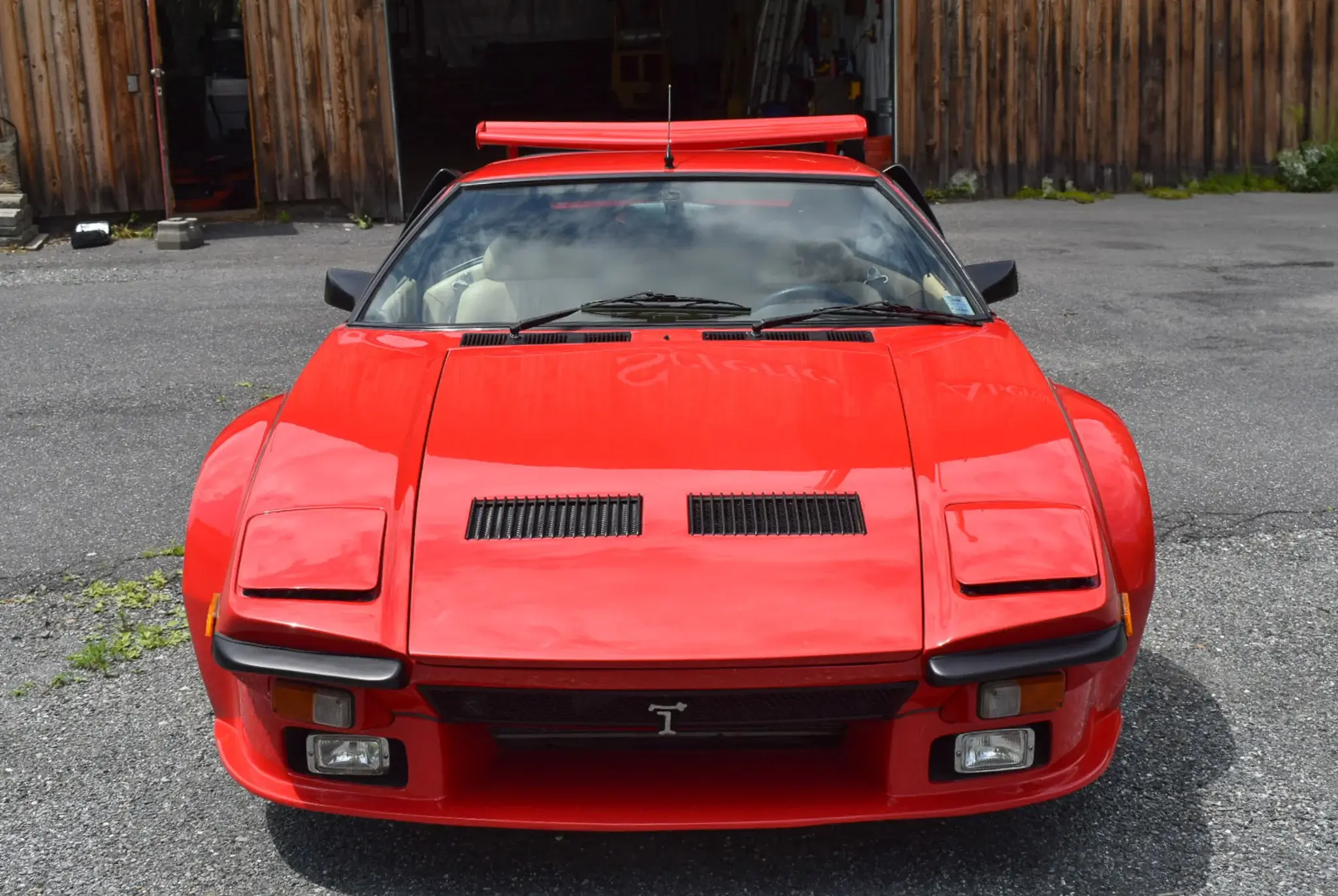 1984 DeTomaso Pantera GT5 sold for $85,000