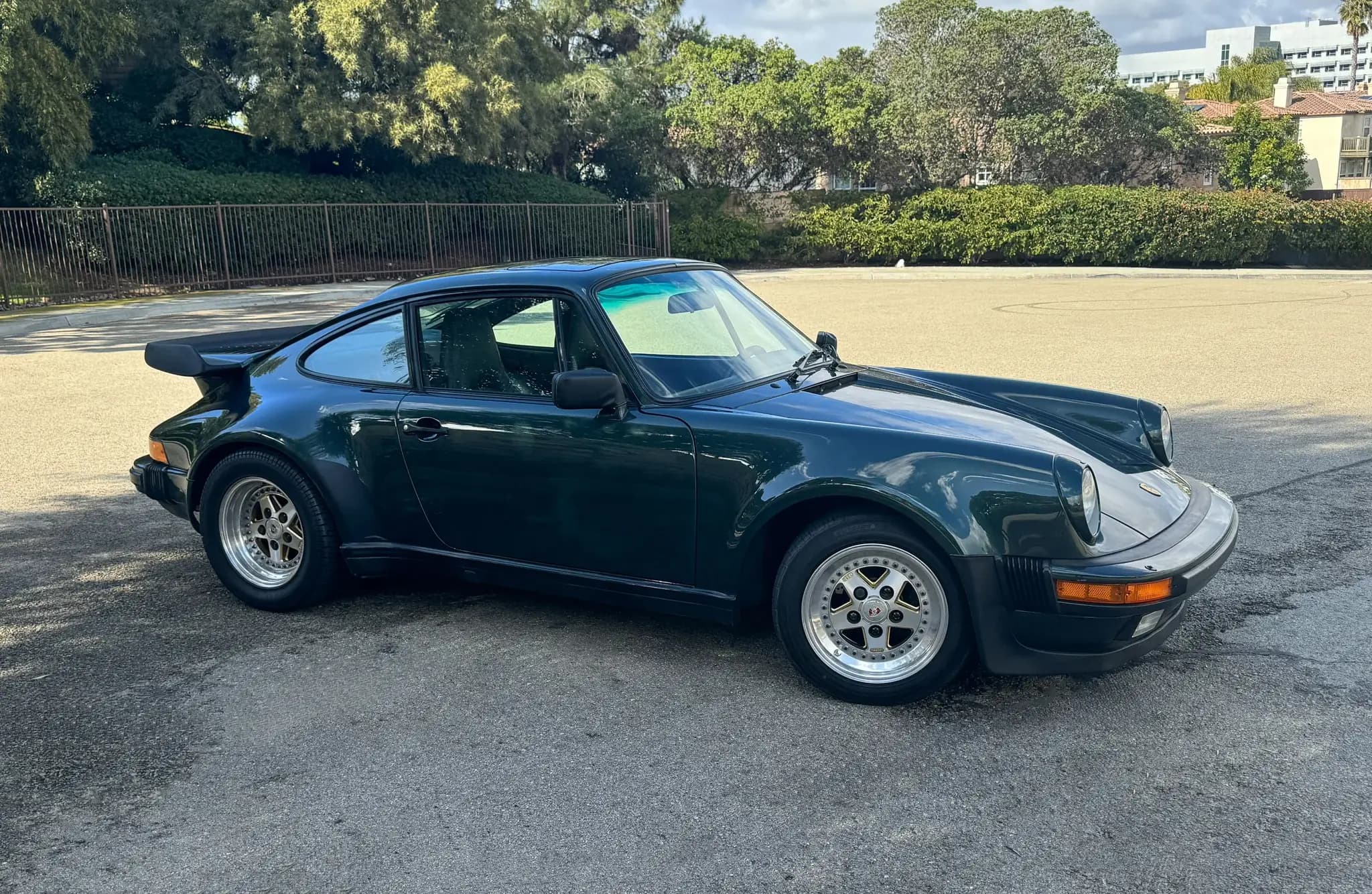 1986 Porsche 911 Turbo sold for $149,305